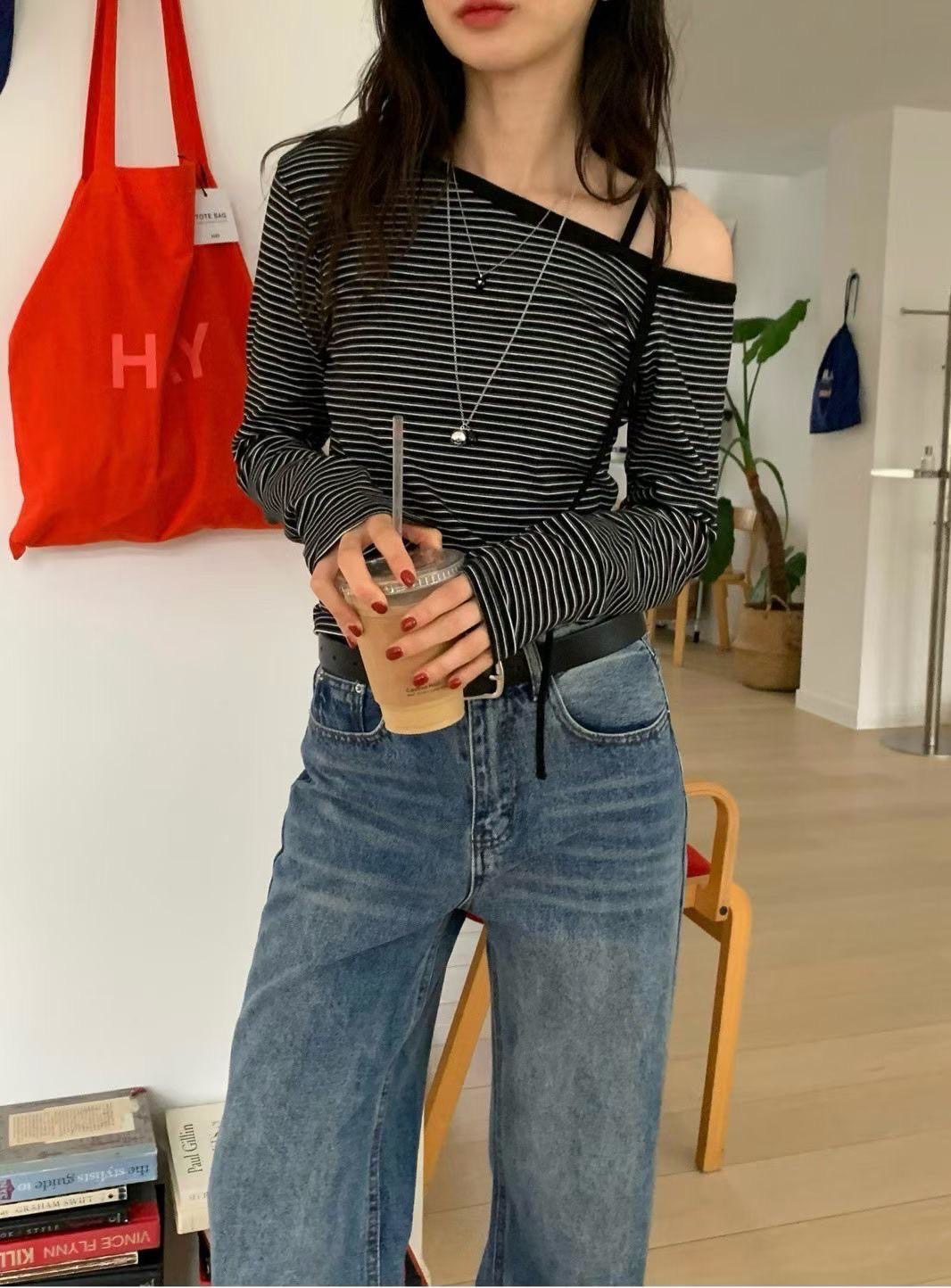 側肩膀帶條紋長袖T