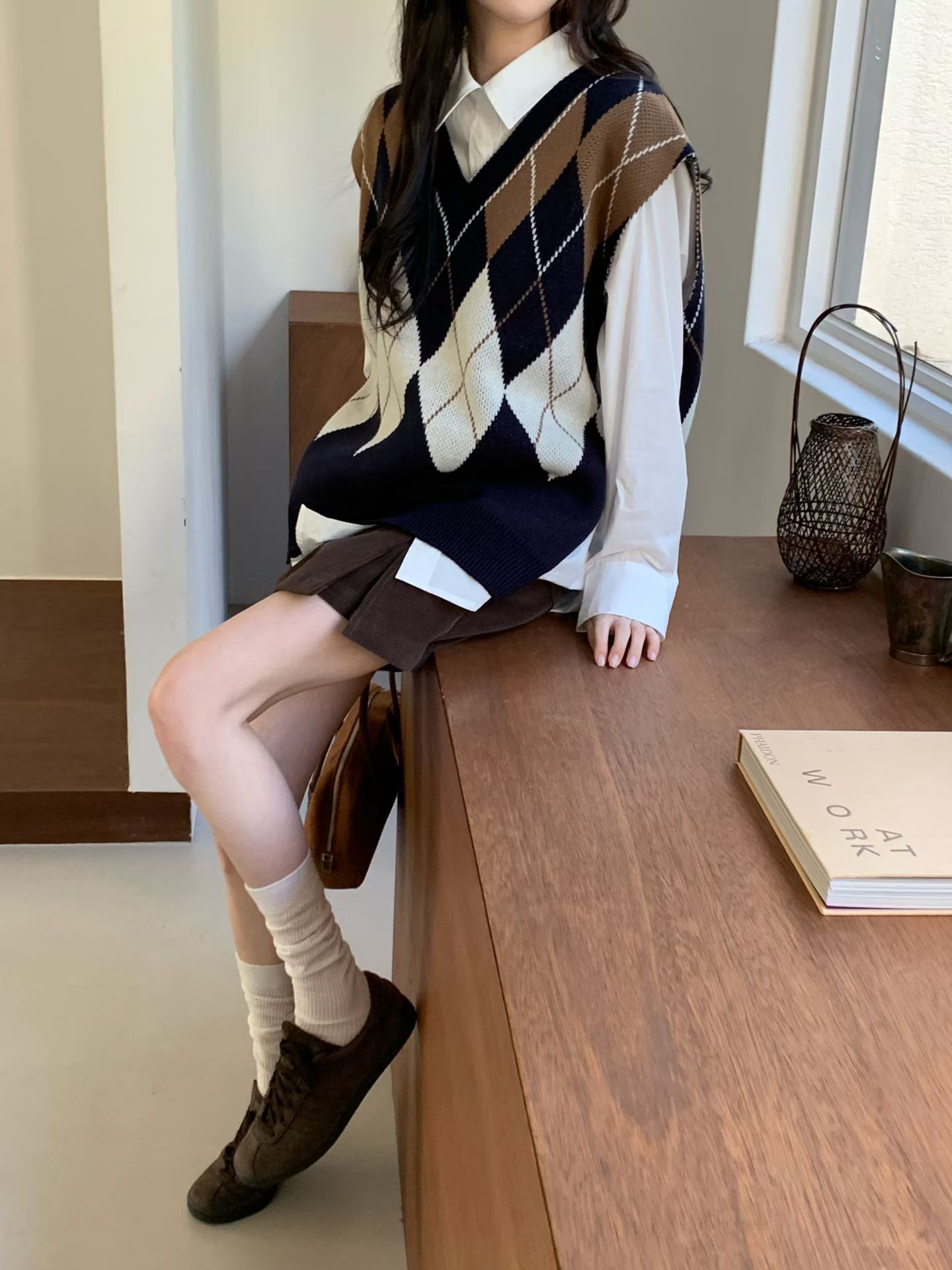 兩側開衩菱格紋寬鬆針織背心