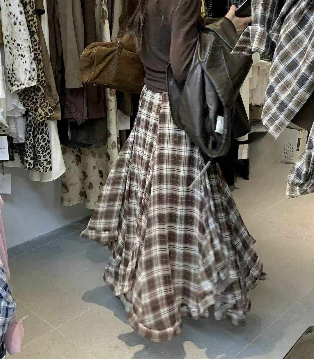 不規則裙擺設計格紋長裙