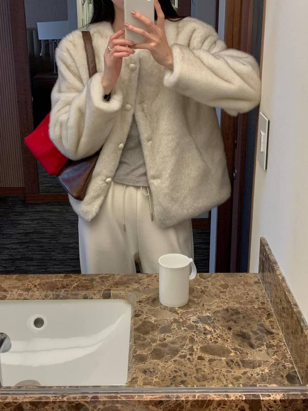 (客訂勿下單）圓領水貂毛排釦外套