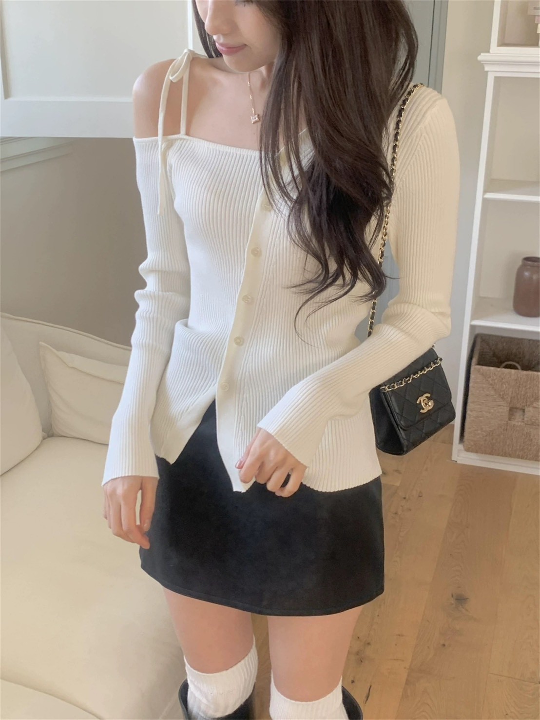 單肩綁結側排釦細坑紋針織衣