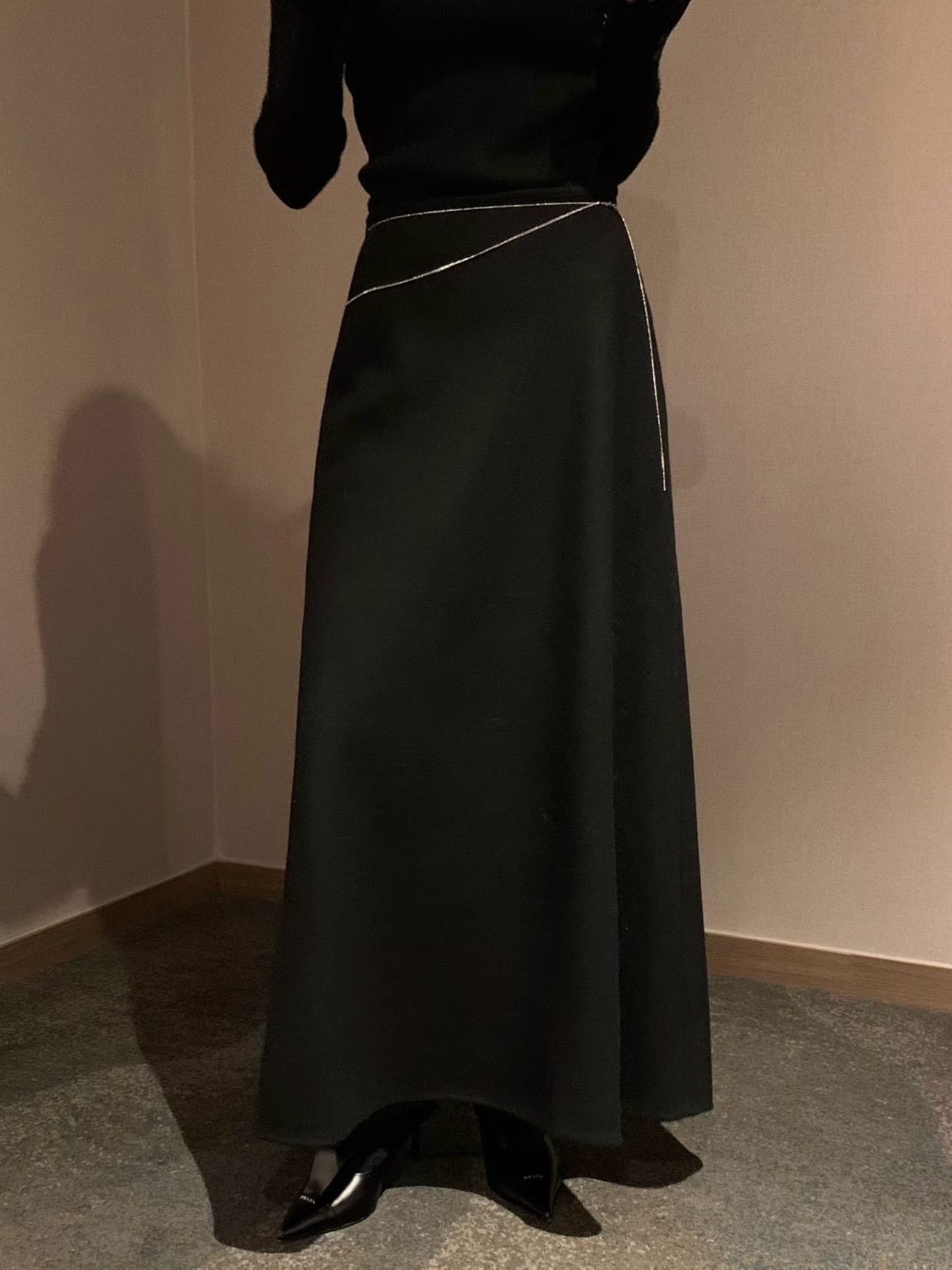 高腰傘擺羊毛50％素色長裙