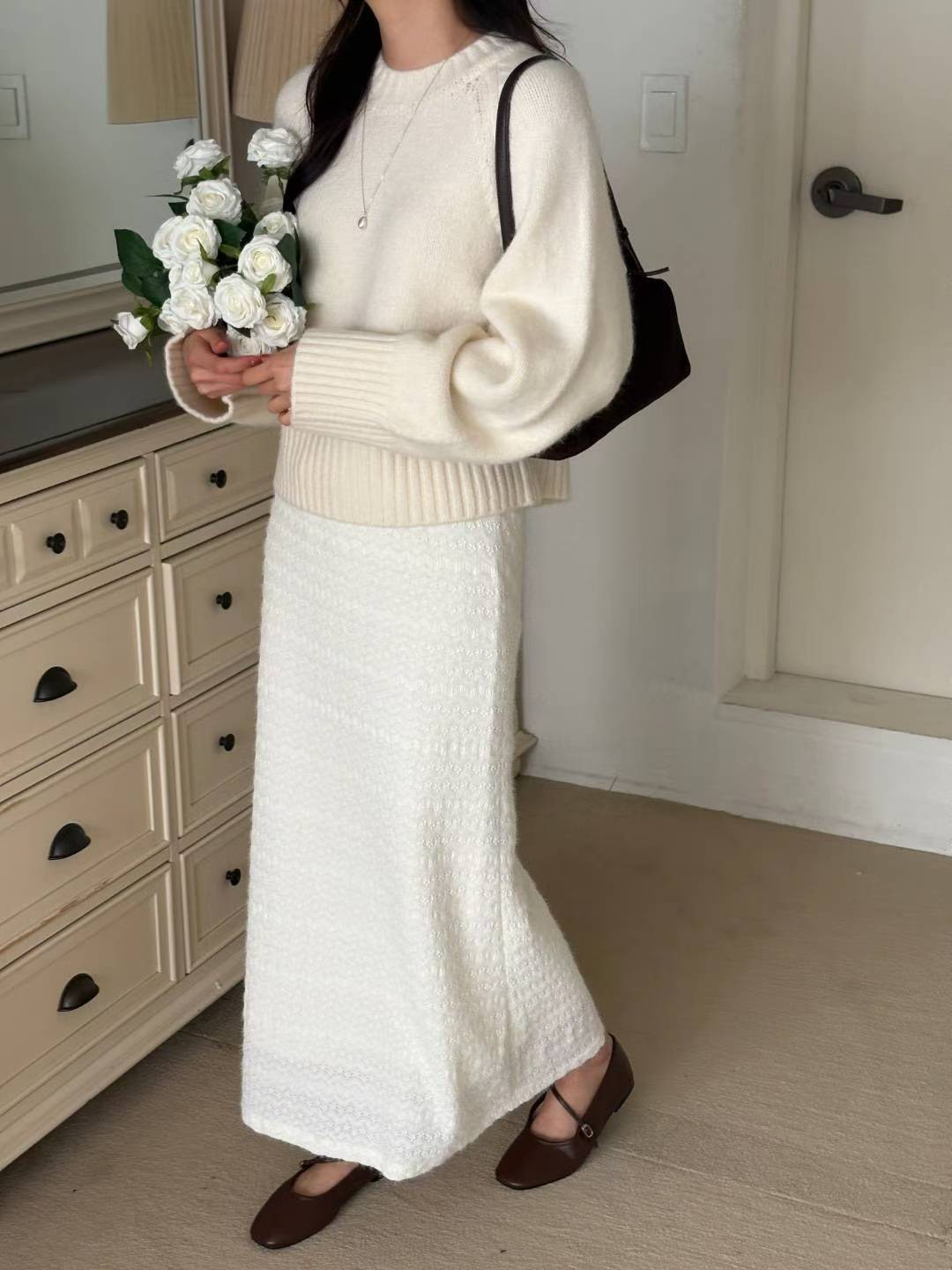 刺繡小花內刷毛魚尾鬆緊長裙