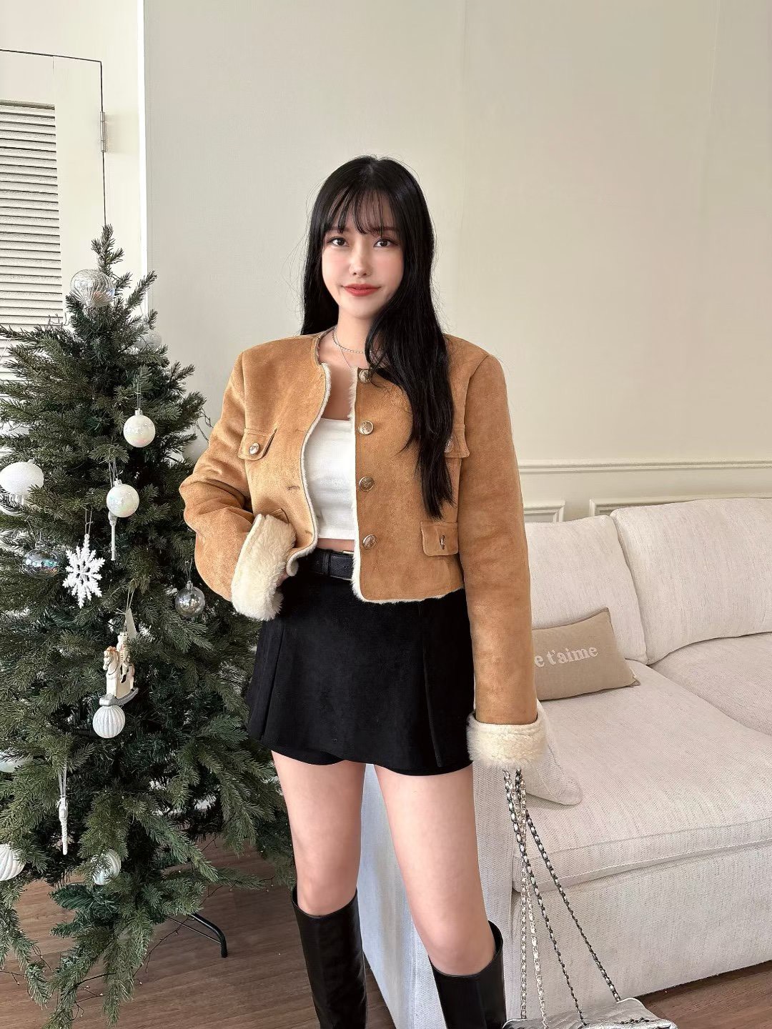 內羊羔毛拼接麂皮金釦短版外套(羊毛60%