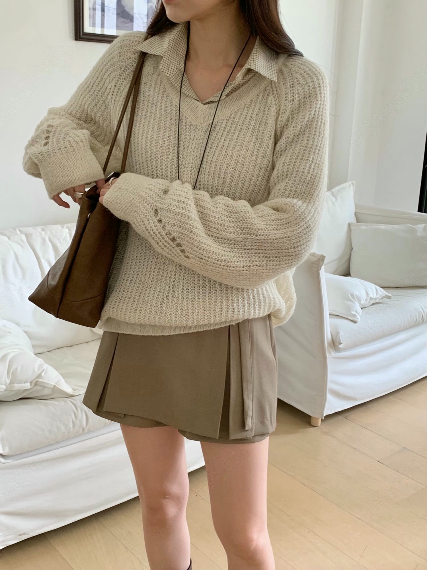 Ｖ領落肩寬鬆鏤空針織衫
