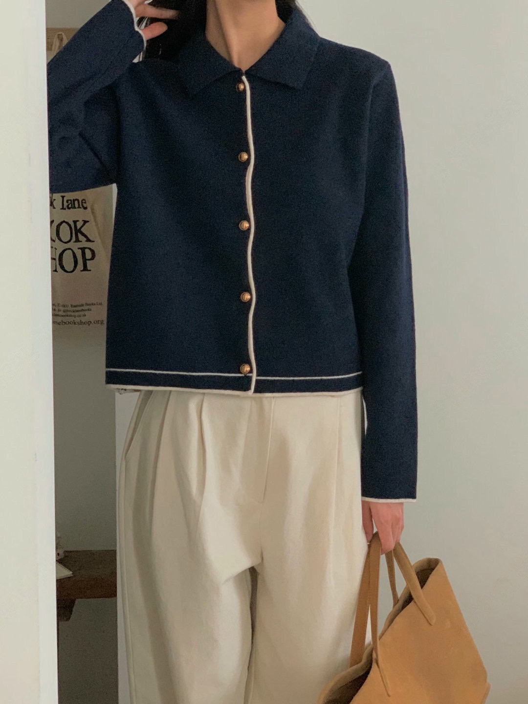 翻領撞色滾邊金釦針織衫