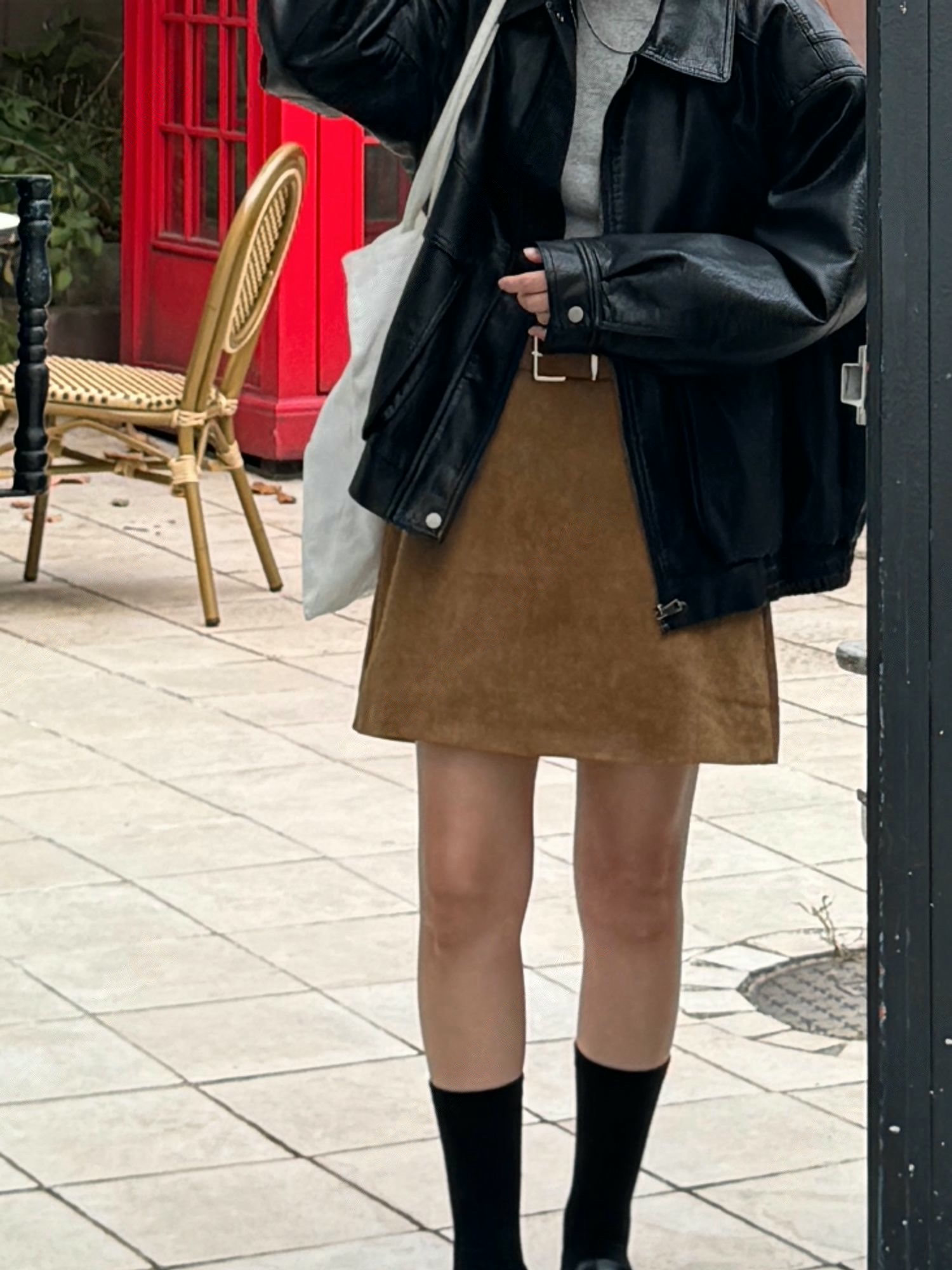 挺款麂皮Ａ字短裙（附皮帶）