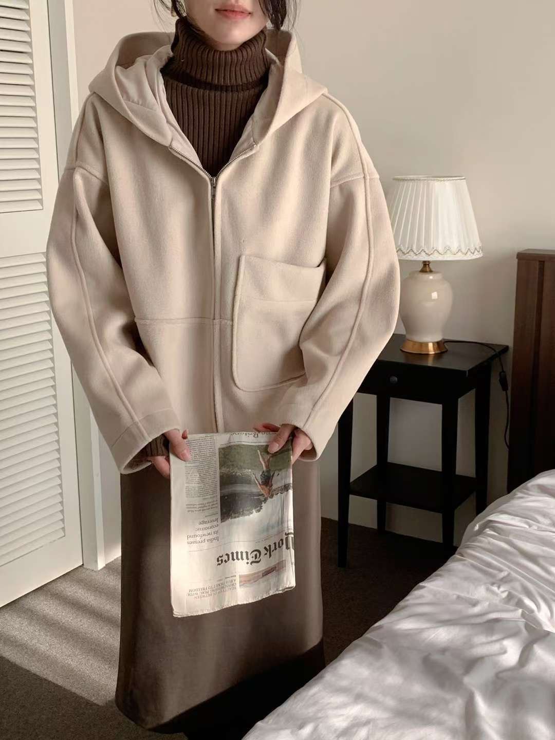 大口袋壓線極簡磨毛連帽外套