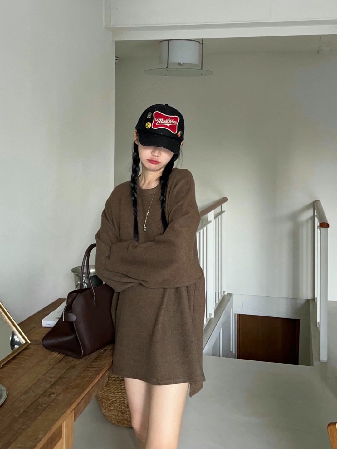 圓領落肩素色魔毛寬鬆上衣