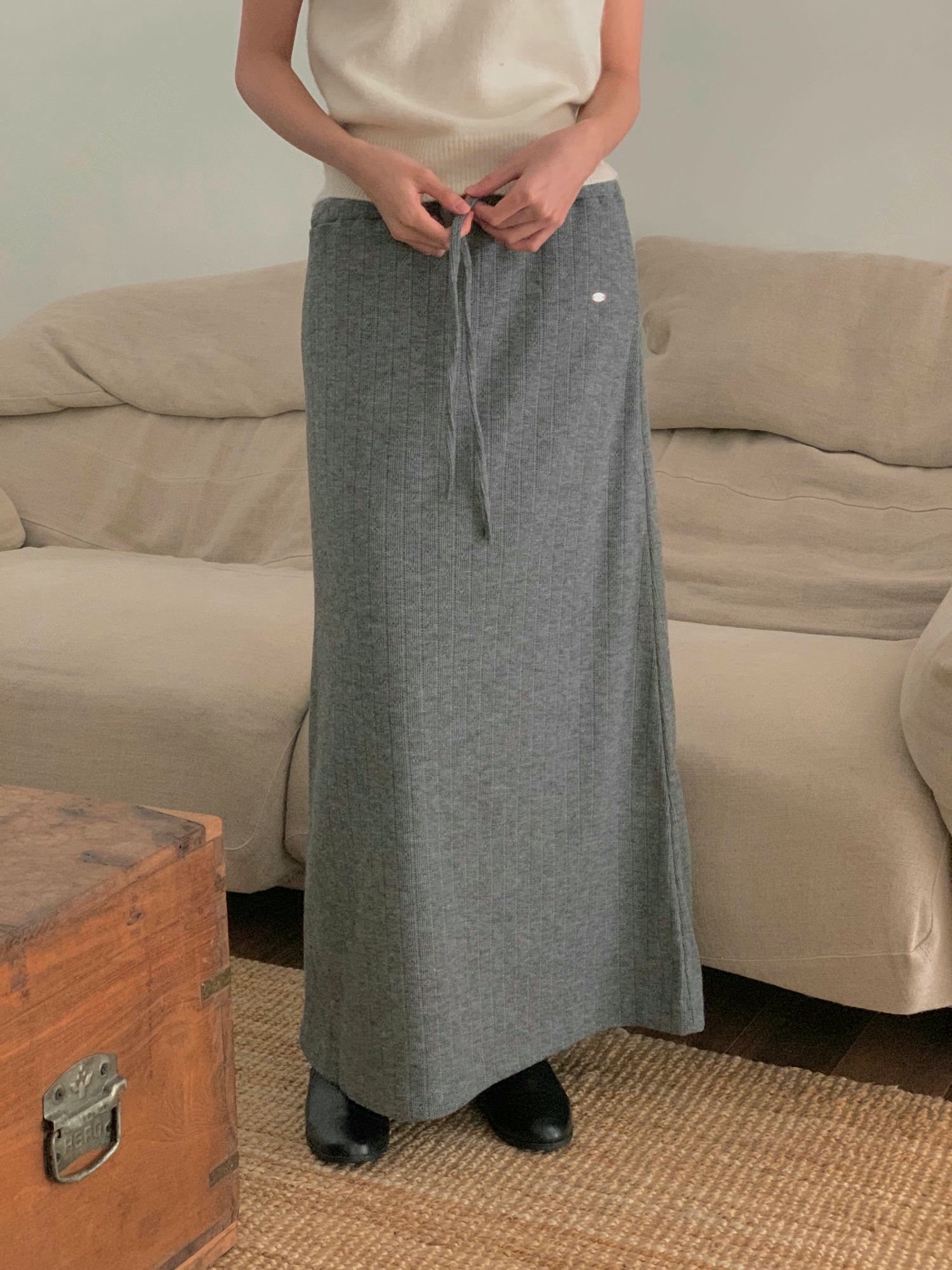 小金牌logo坑紋針織長裙