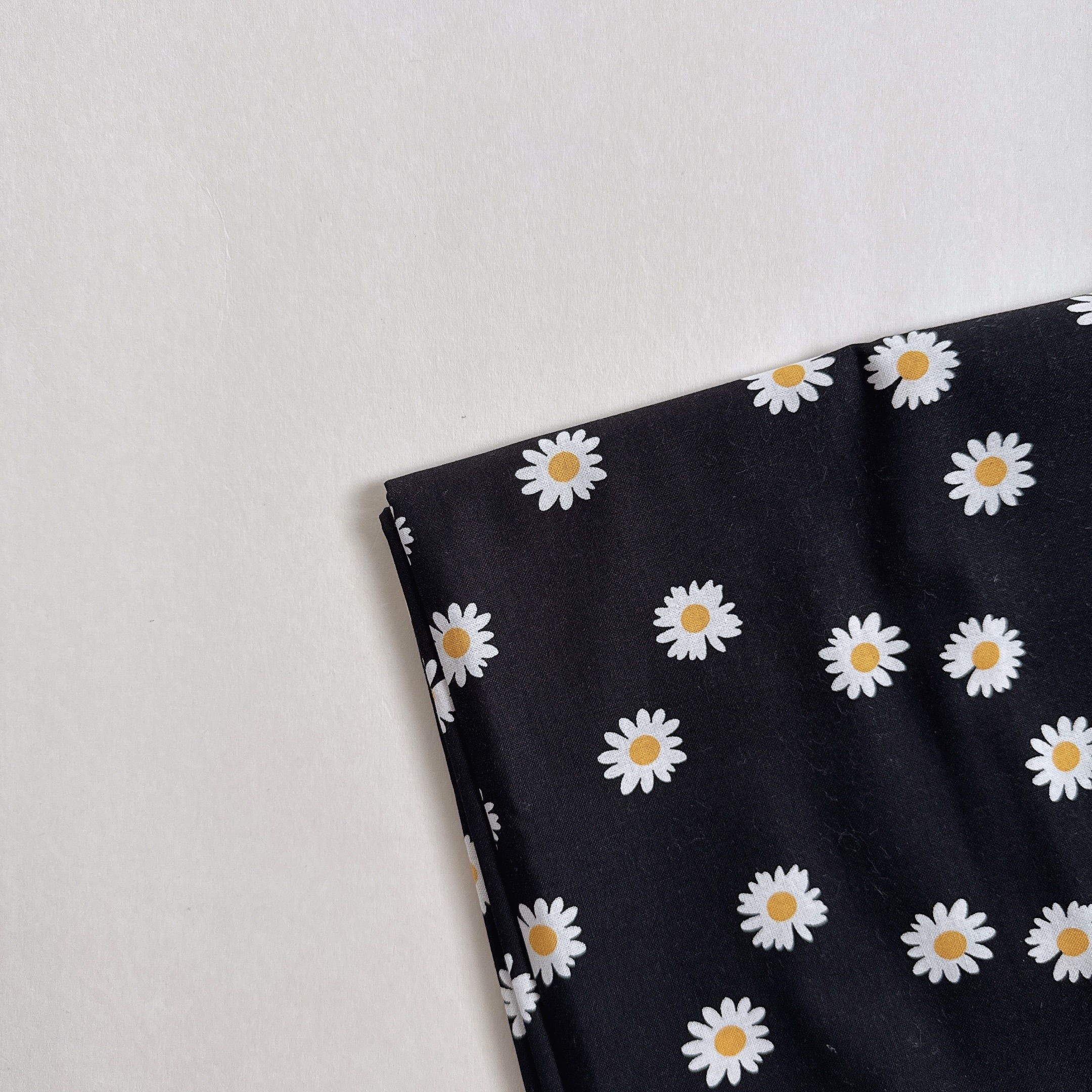 【 選布 】黑色小雛菊 36