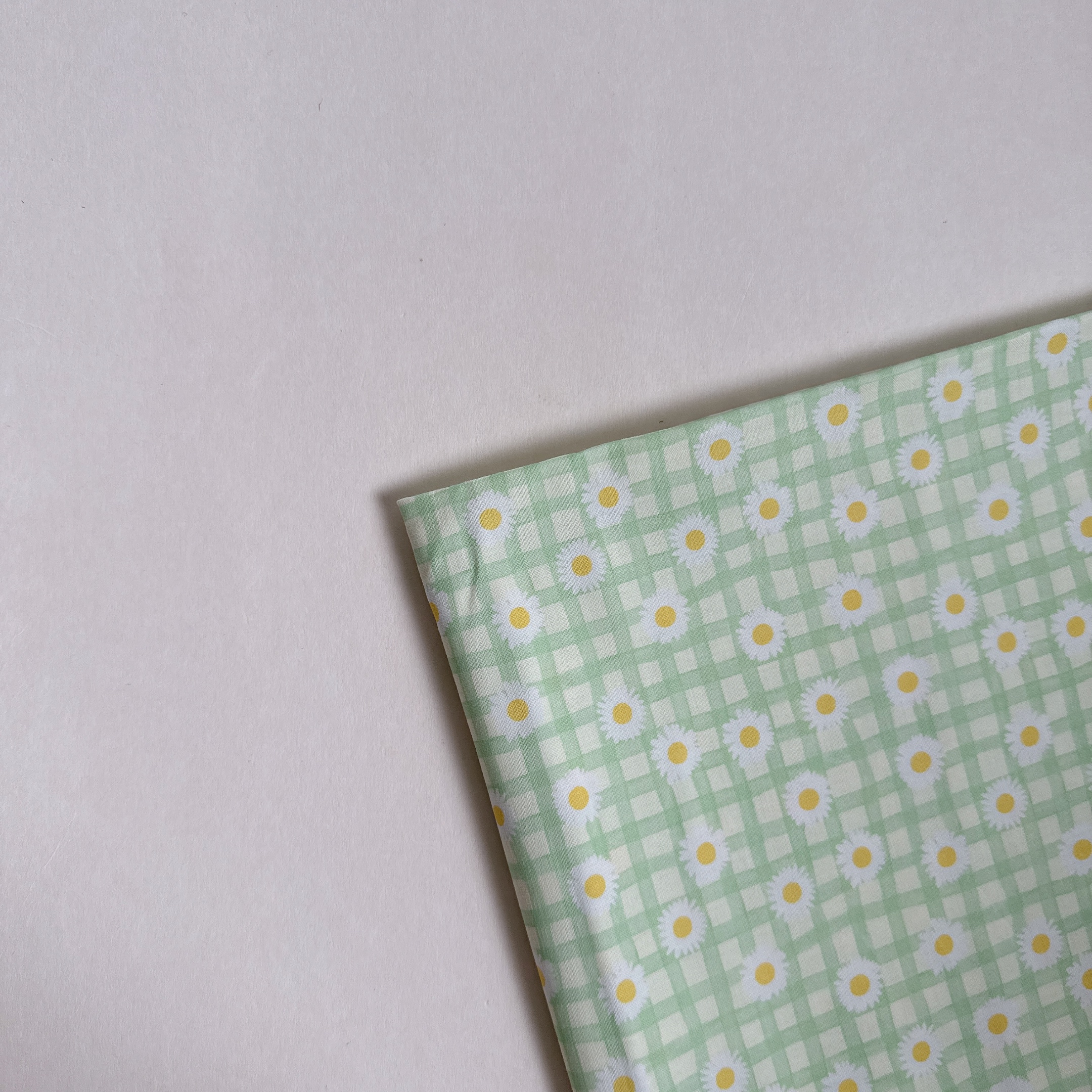 【 選布 】雛菊綠格 04