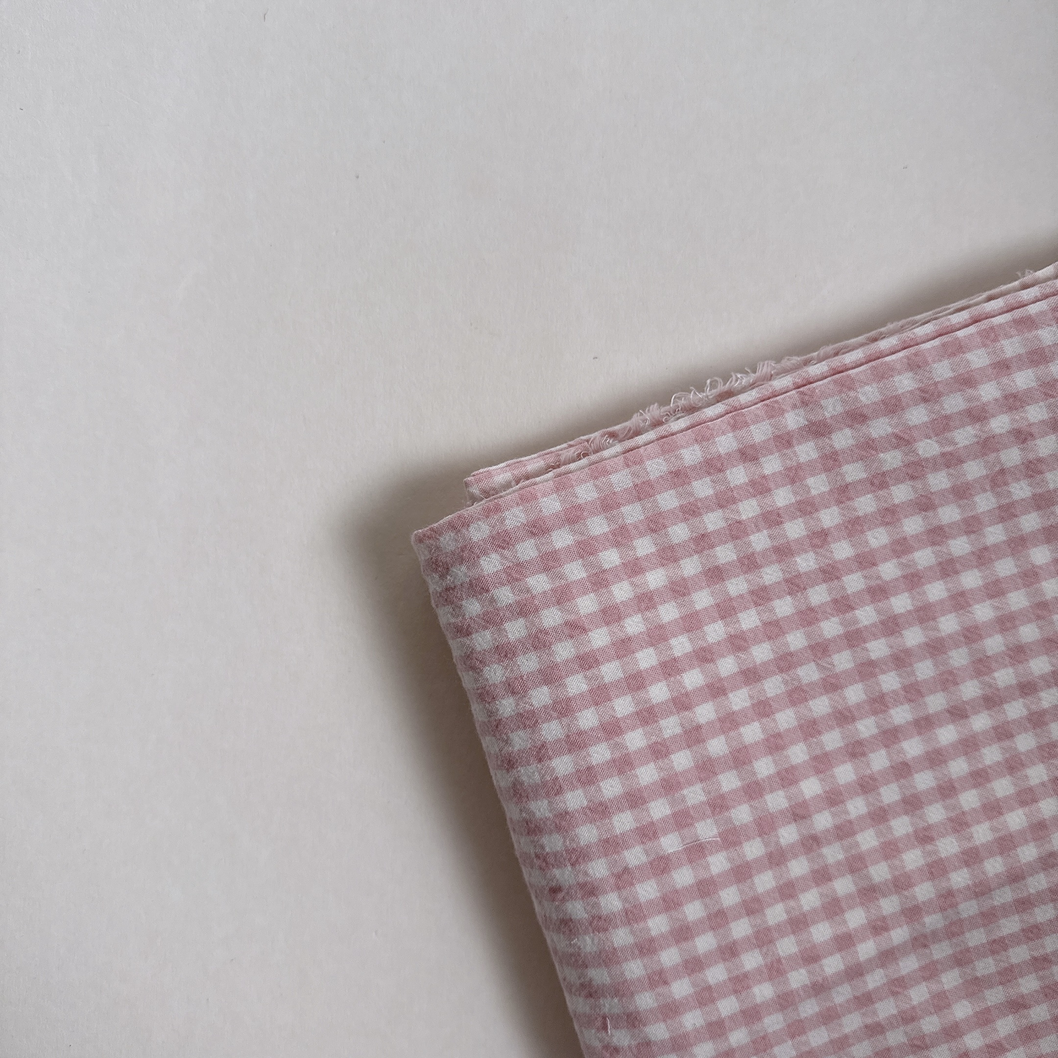 【 選布 】淺粉格子 - 水洗棉