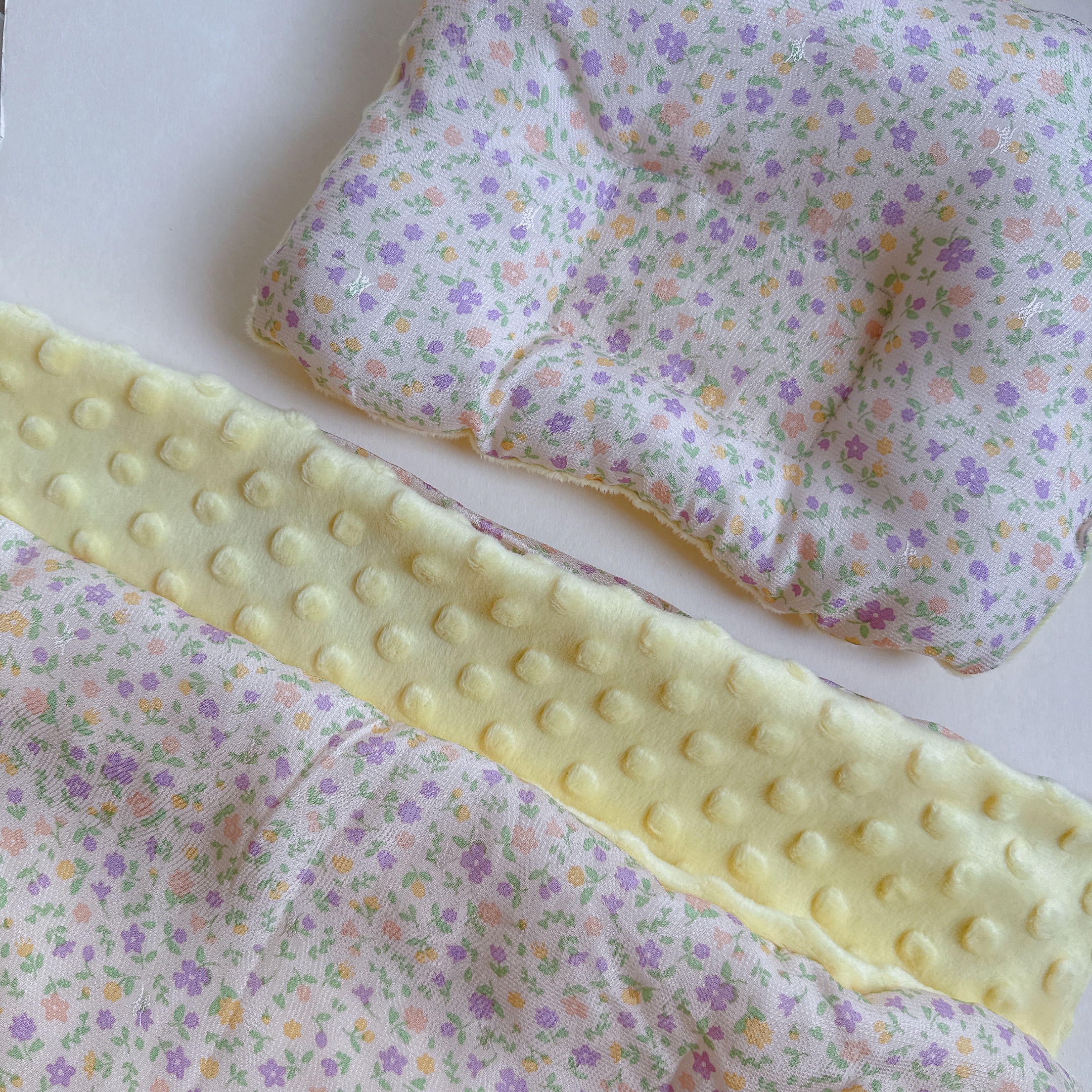 安撫豆豆毯＋方枕 - 小碎花（此款表布人造絲）