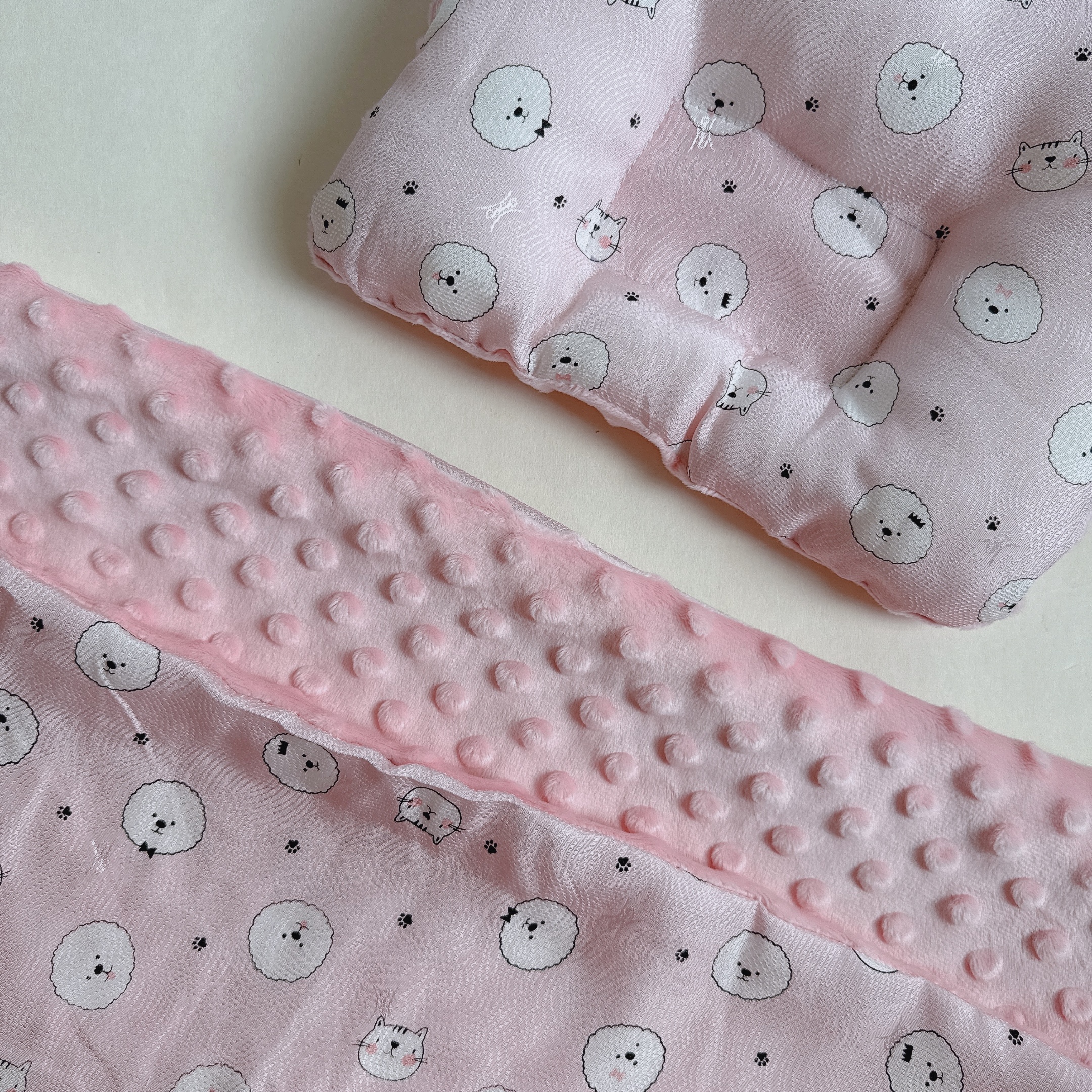 安撫豆豆毯＋方枕 - 狗狗（此款表布人造絲）