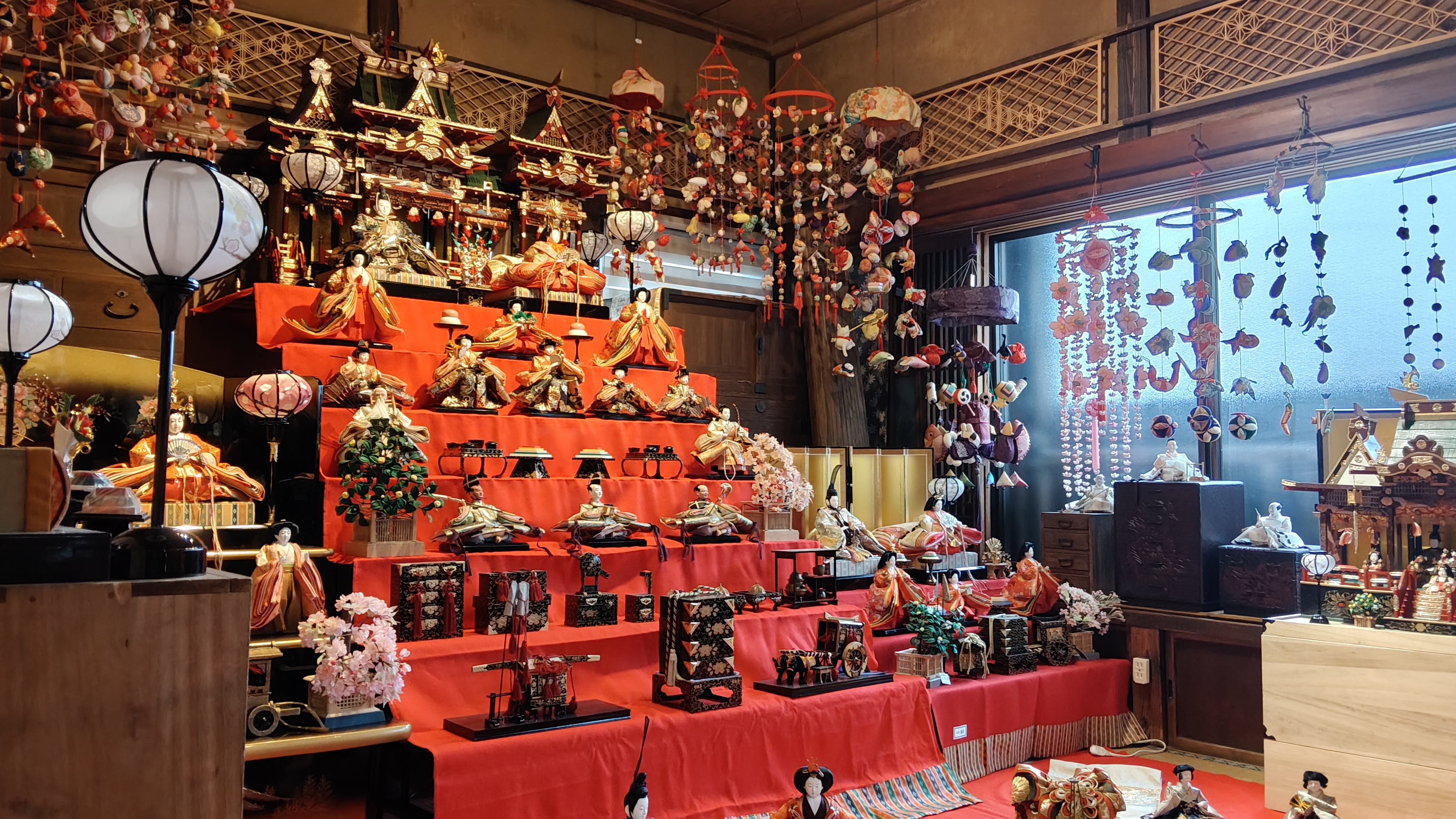 49二樓展示女兒節雛人形 (2).jpg