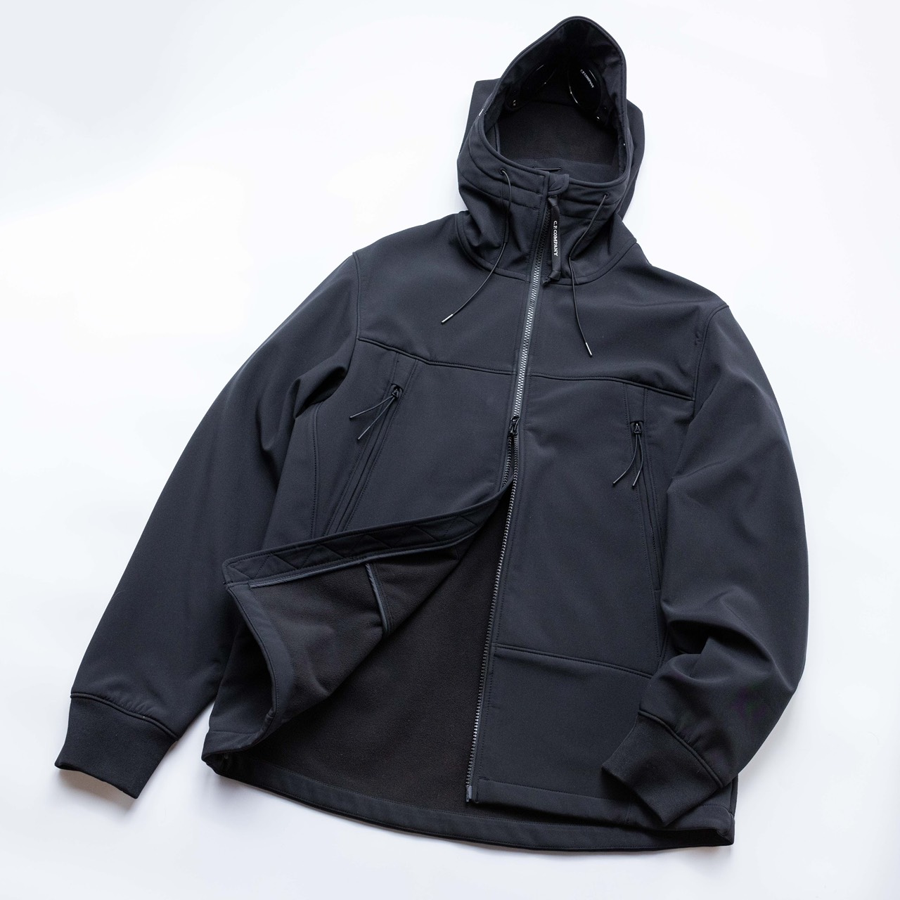 C.P. Company 軟殼風鏡外套 黑