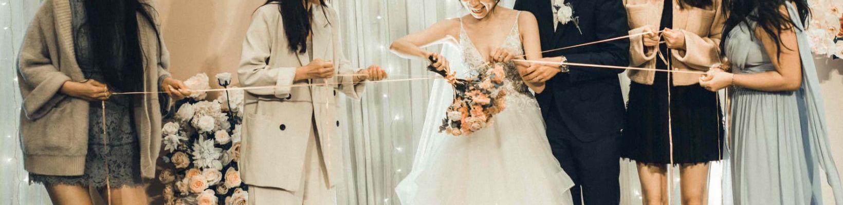 適合婚禮儀式的分束捧花，挑選建議，新娘可與親友分享幸福