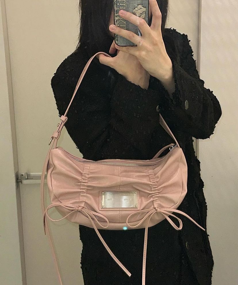 現貨秒發⚡️］韓國Matin Kim 2024新款HALF SHIRRING RIBBON ROUND BAG