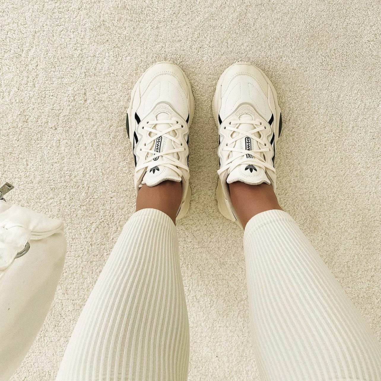 預購 韓國adidas Ozweego 老爸鞋輕量皮質奶油白色 Adidas 潮流鞋款 Oh You Fancy