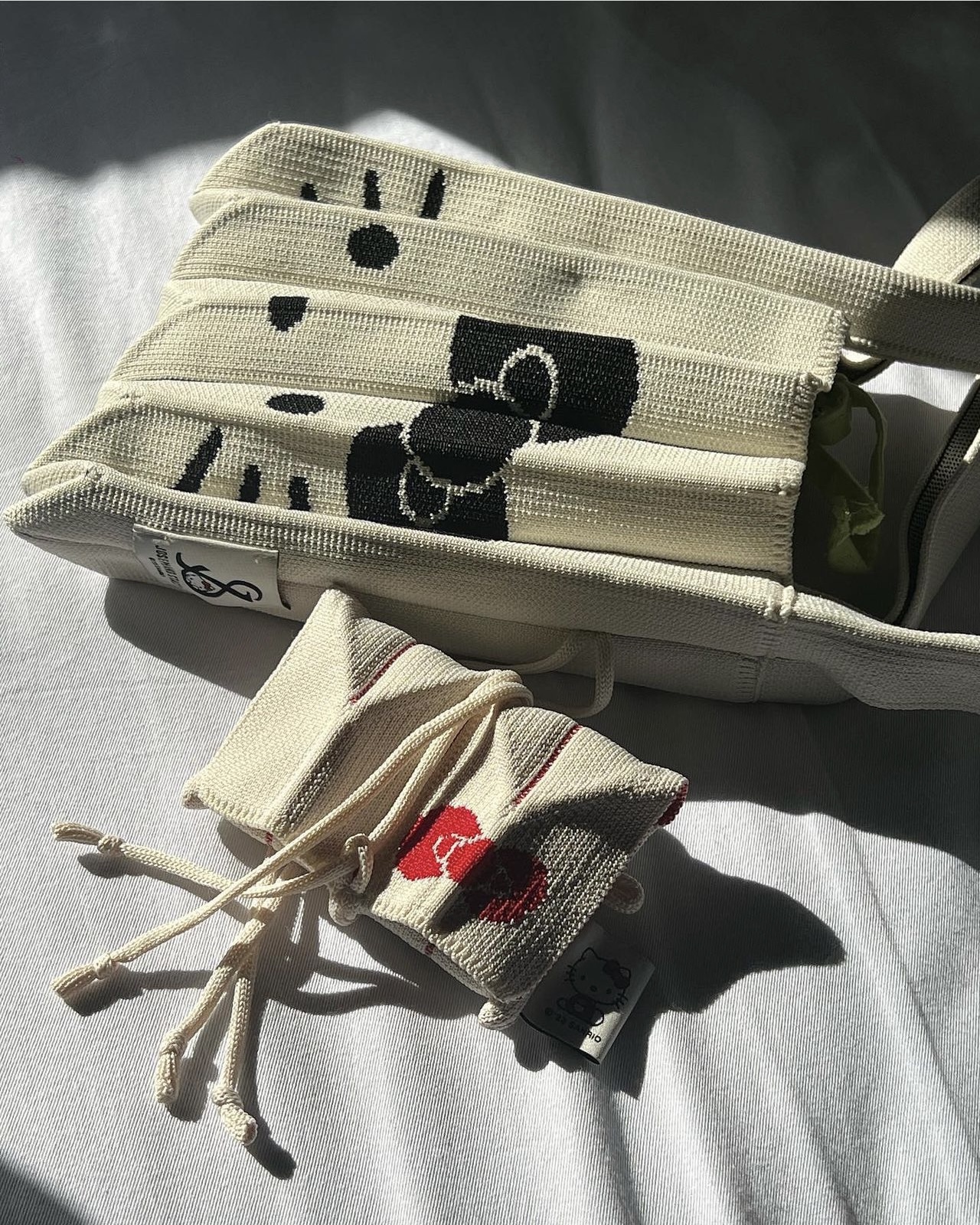【JOSEPH&STACEY × Sanrio】Lucky Pleats Knit Card Wallet Lucky Pleats Knit Card Wallet Hello Kitty Vanilla | JOSEPH