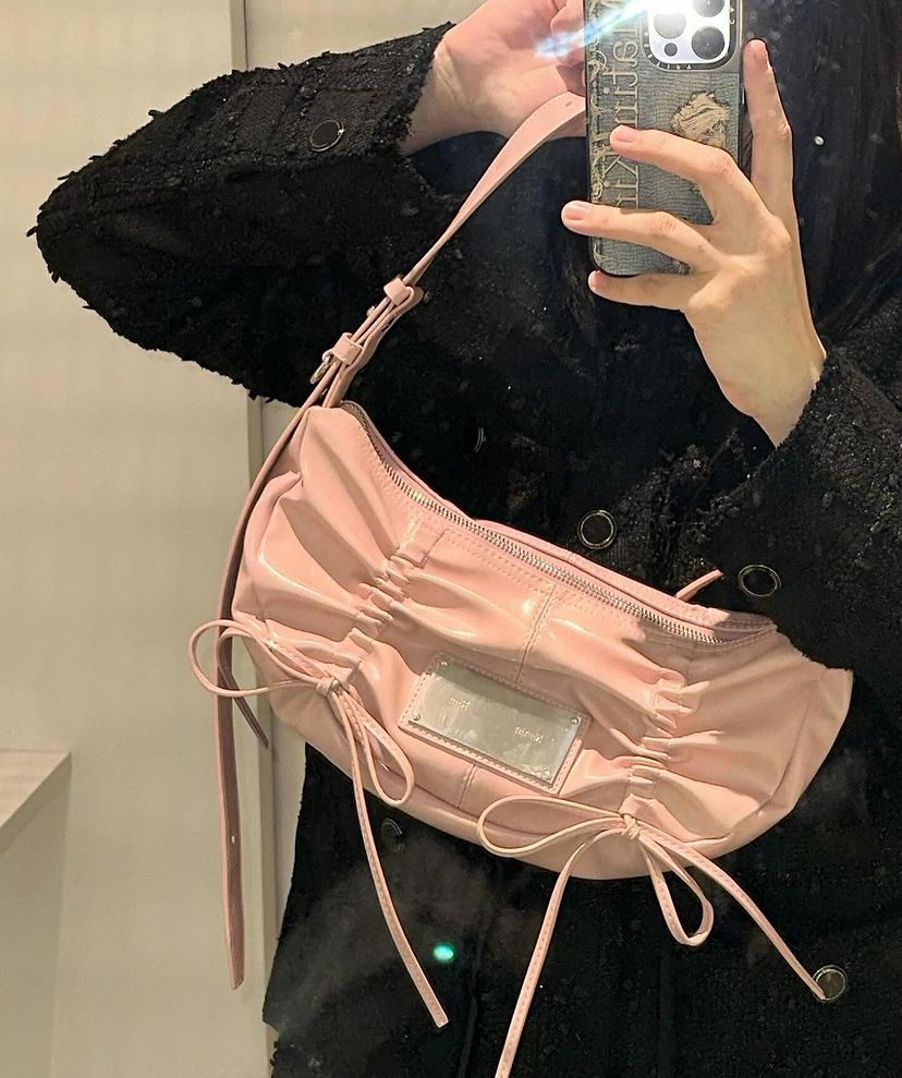 現貨秒發⚡️］韓國Matin Kim 2024新款HALF SHIRRING RIBBON ROUND BAG