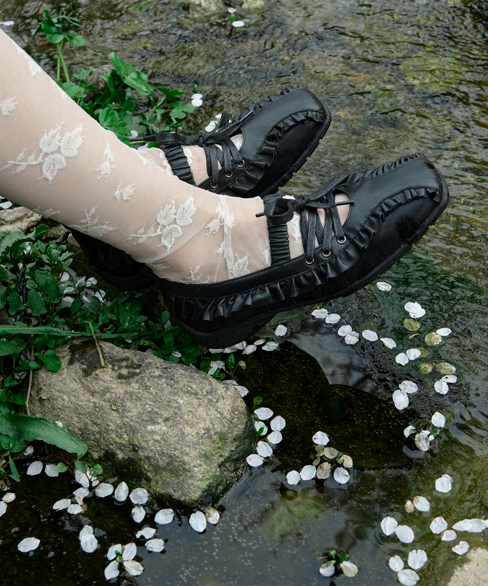 【Rockfish×MINJUKIMコラボ】BLISS RUFFLE SNEAKERS【未入荷】 預購］韓國Rockfish [X MINJUKIM] BLISS RUFFLE SNEAKERS 荷葉邊