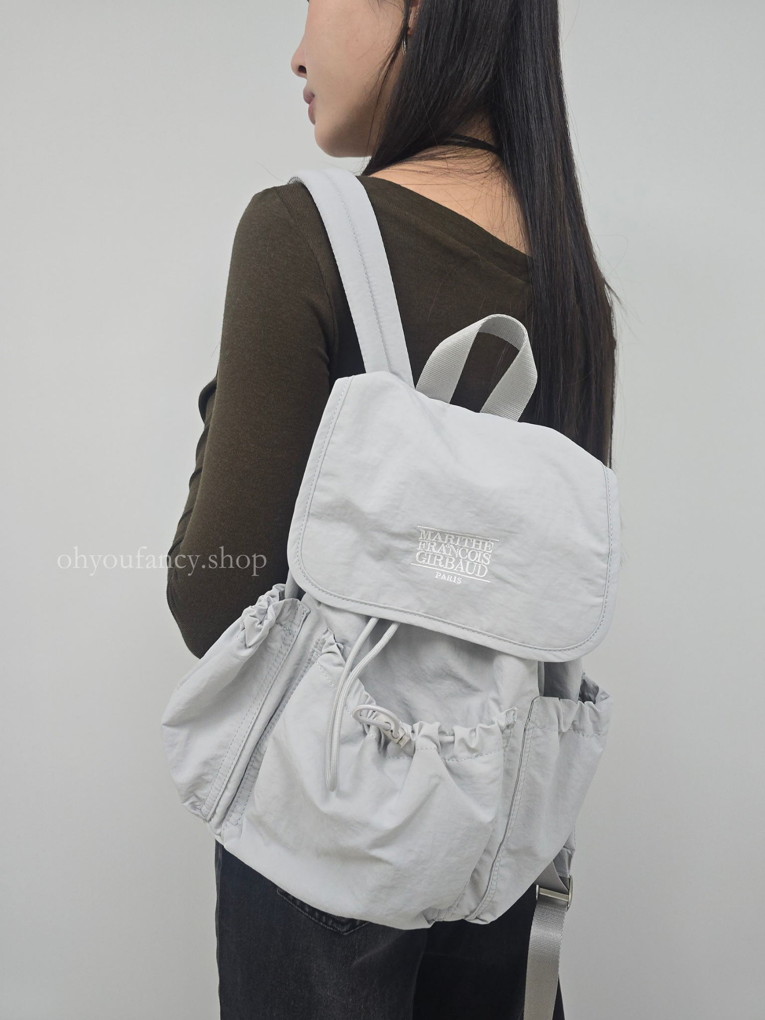 【Marithe】CLASSIC LOGO STOPPER POCKET BACKPACK 6/20 예약발송] CLASSIC LOGO STOPPER POCKET BACKPACK gray