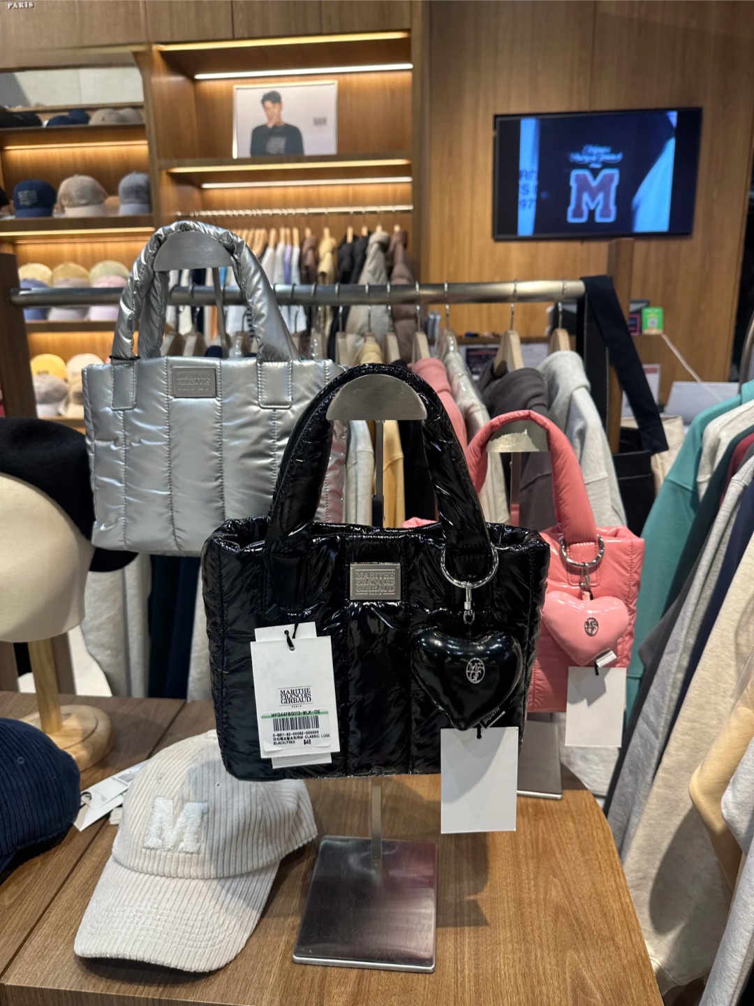 MARITHE★[正規品] 韓国大人気 CLASSIC LOGO GLOSSY PADDING BAG 現貨秒發⚡️］韓國Marithe 2024FW CLASSIC LOGO GLOSSY PADDING