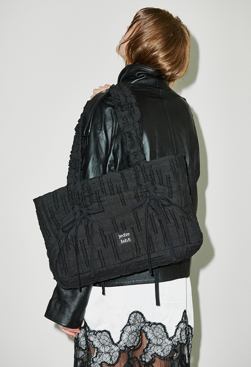 【JEDREFEB5】韓国人気★ Puffer Butterfly Bag S MUSINSA公式 | JEDREFEB5 Puffer Butterfly Shoulder Bag Medium