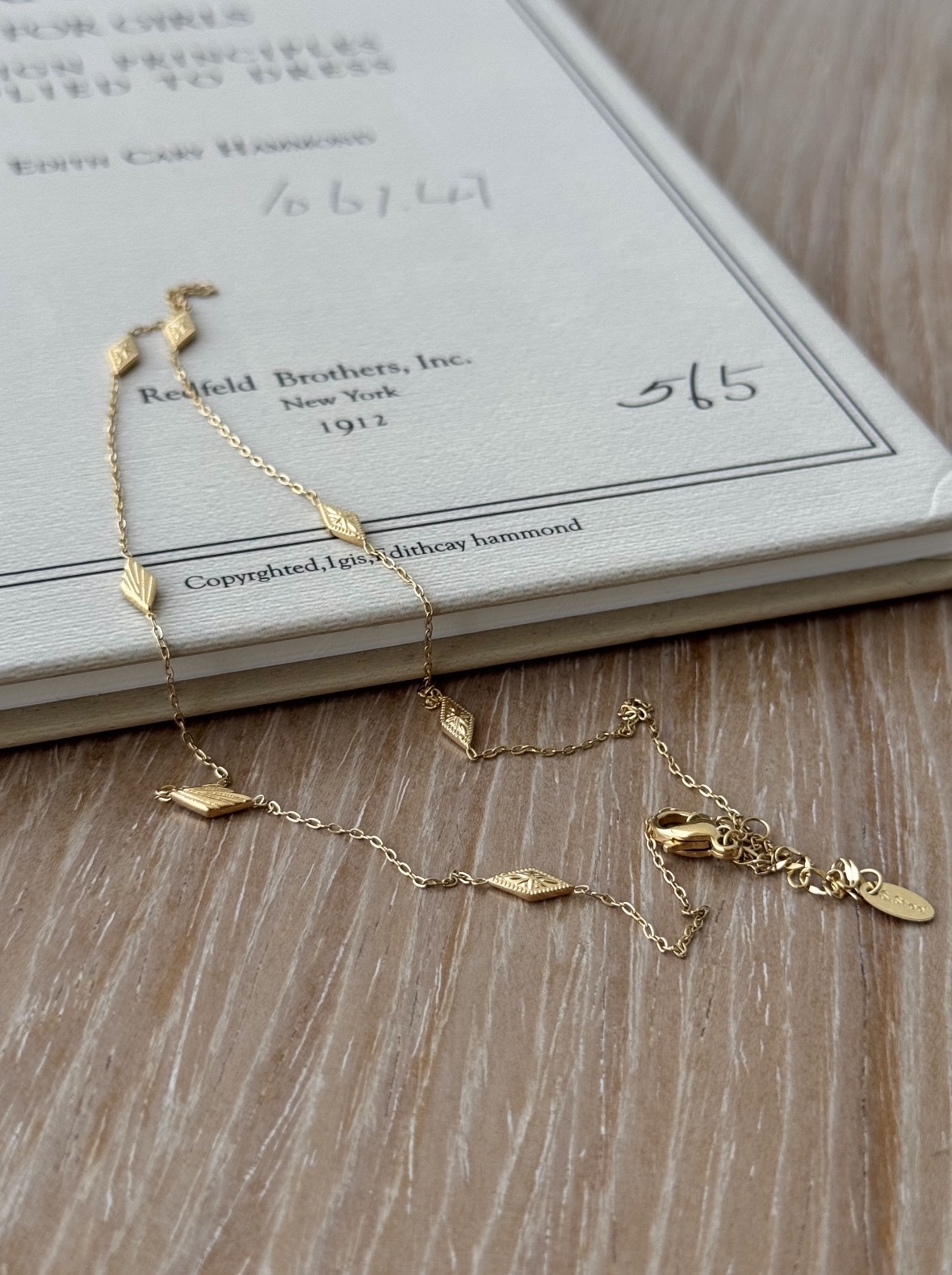 18K Leaflight Chain Necklace 菱形雙面雕刻項鍊