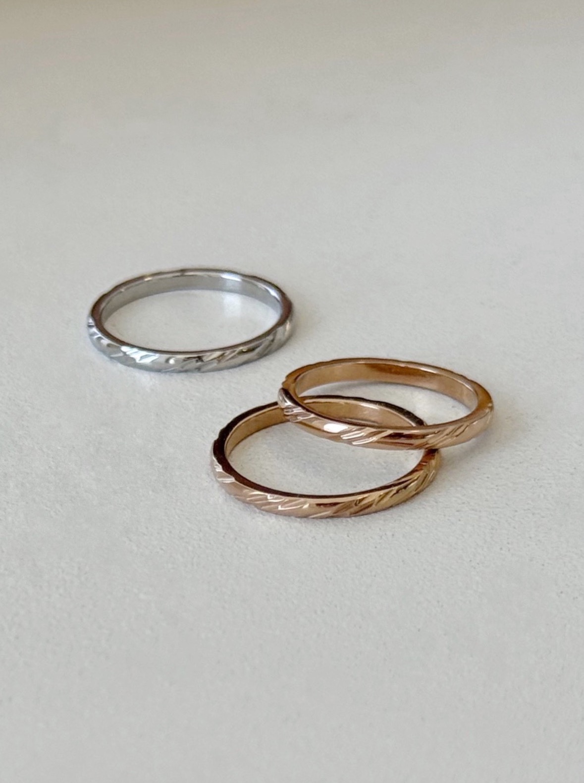 18K Ethereal Band Ring 飄渺雕刻戒指