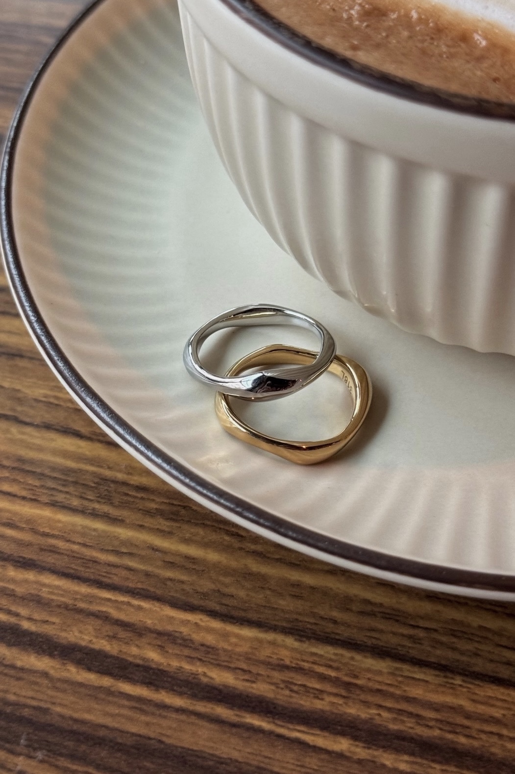 316L Minimalist Fluid Wave Ring 造型波浪戒指1