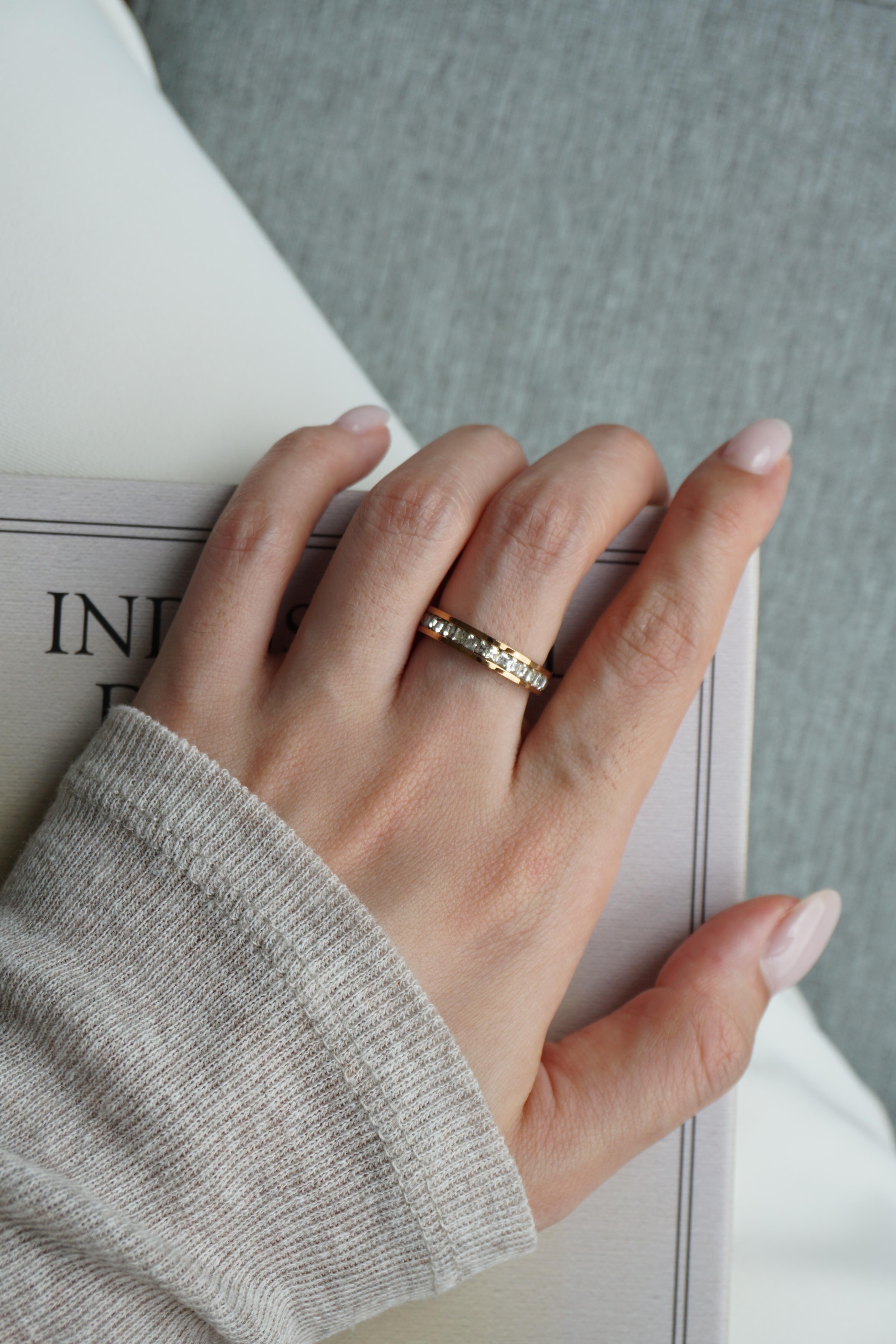 18K Eternity CZ Ring 寬版鋯石戒指4