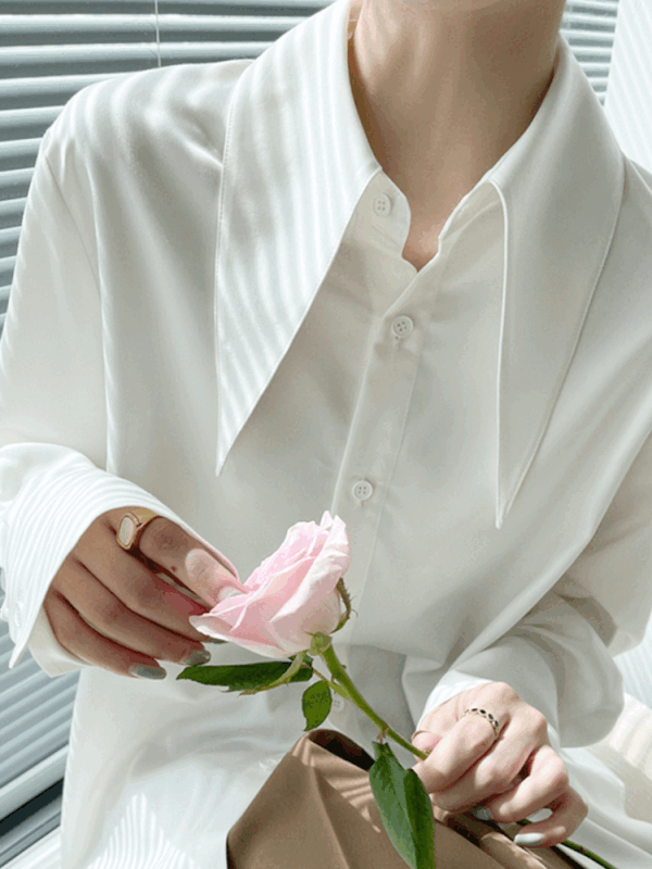 韓感大尖領微透緞面襯衫