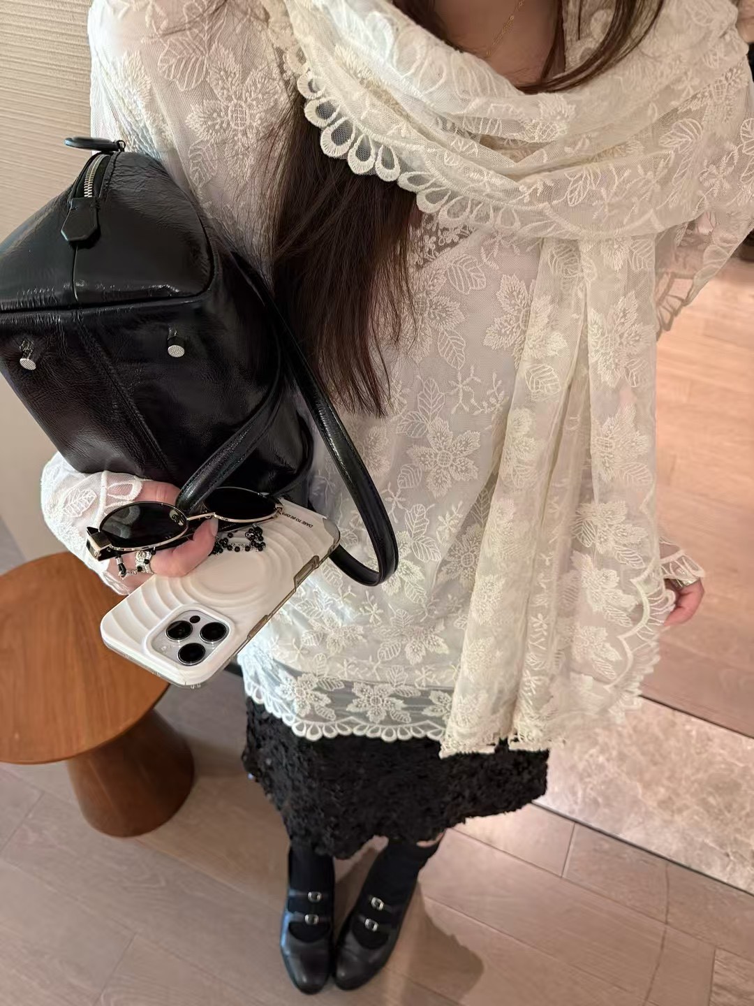 內搭蕾絲圍巾刺繡上衣