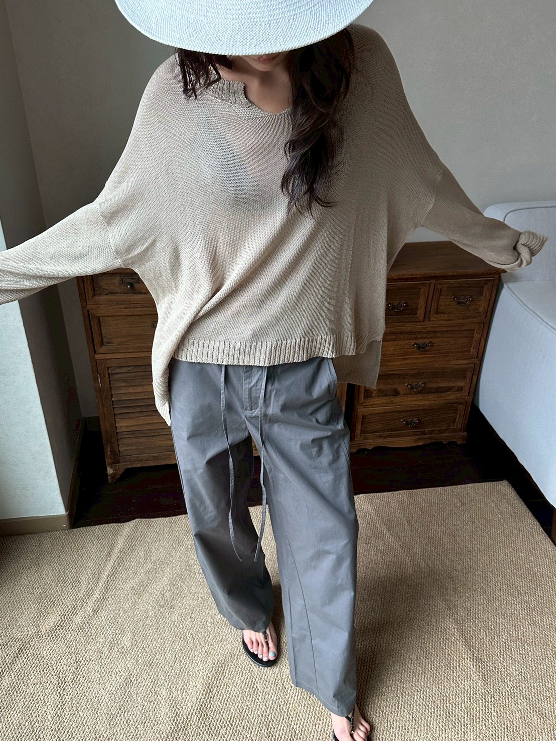 V領亞麻不規則針織鏤空罩衫 V領亞麻不規則針織鏤空罩衫