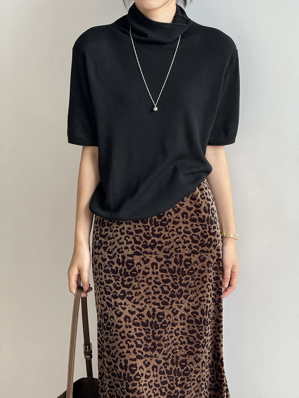 高領卷邊針織短袖上衣