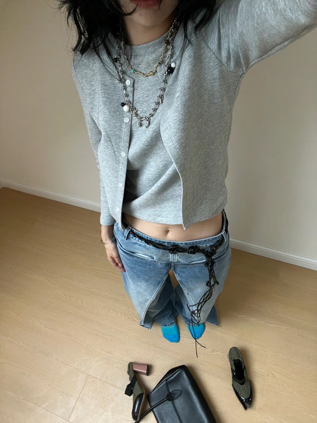 基本款短版假兩件正肩紐扣衛衣圓領 百搭疊穿 基本款短版假兩件正肩紐扣衛衣圓領 百搭疊穿