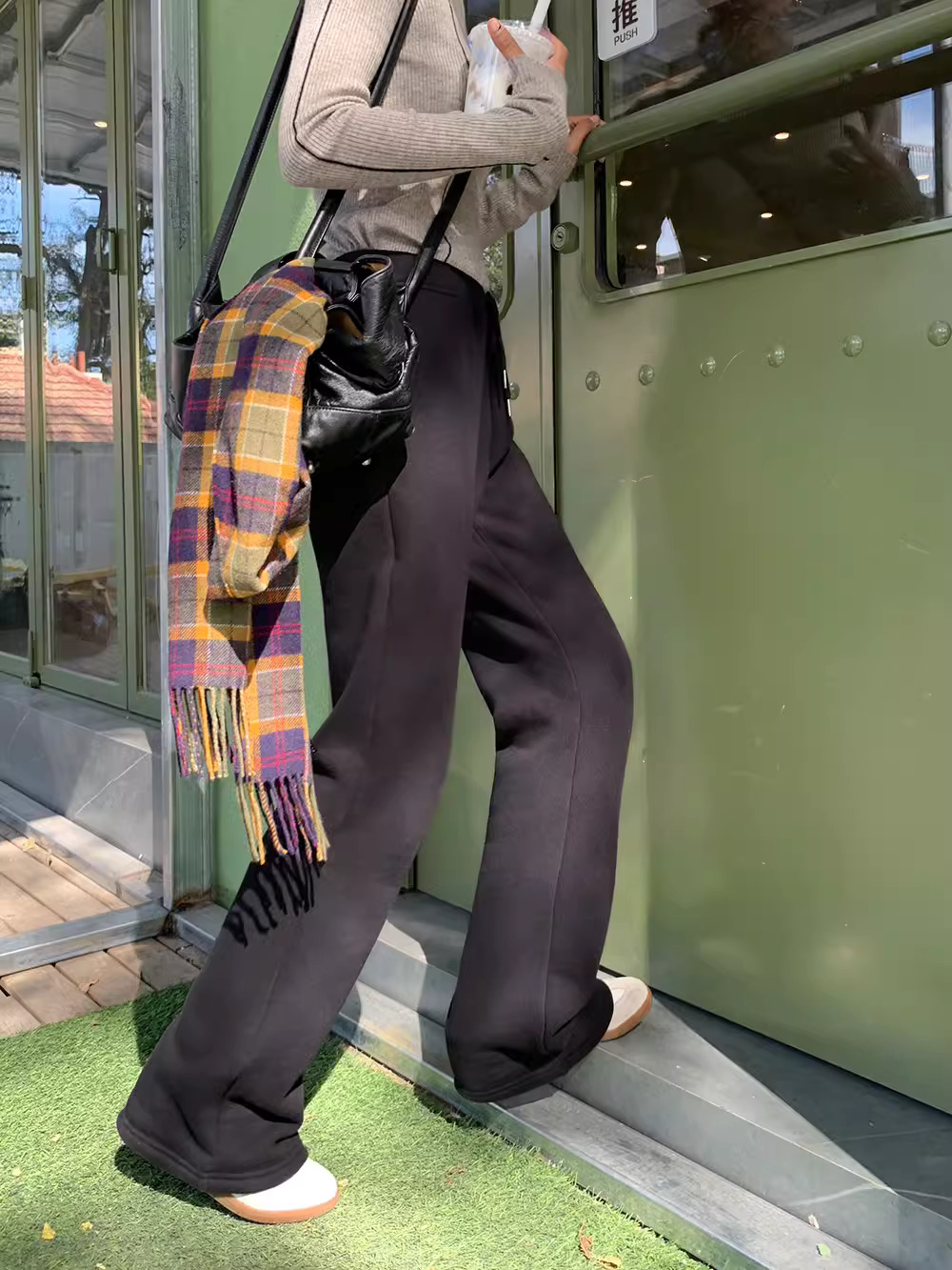 冬季運動褲款加絨衛褲休閒拖地微喇褲子8