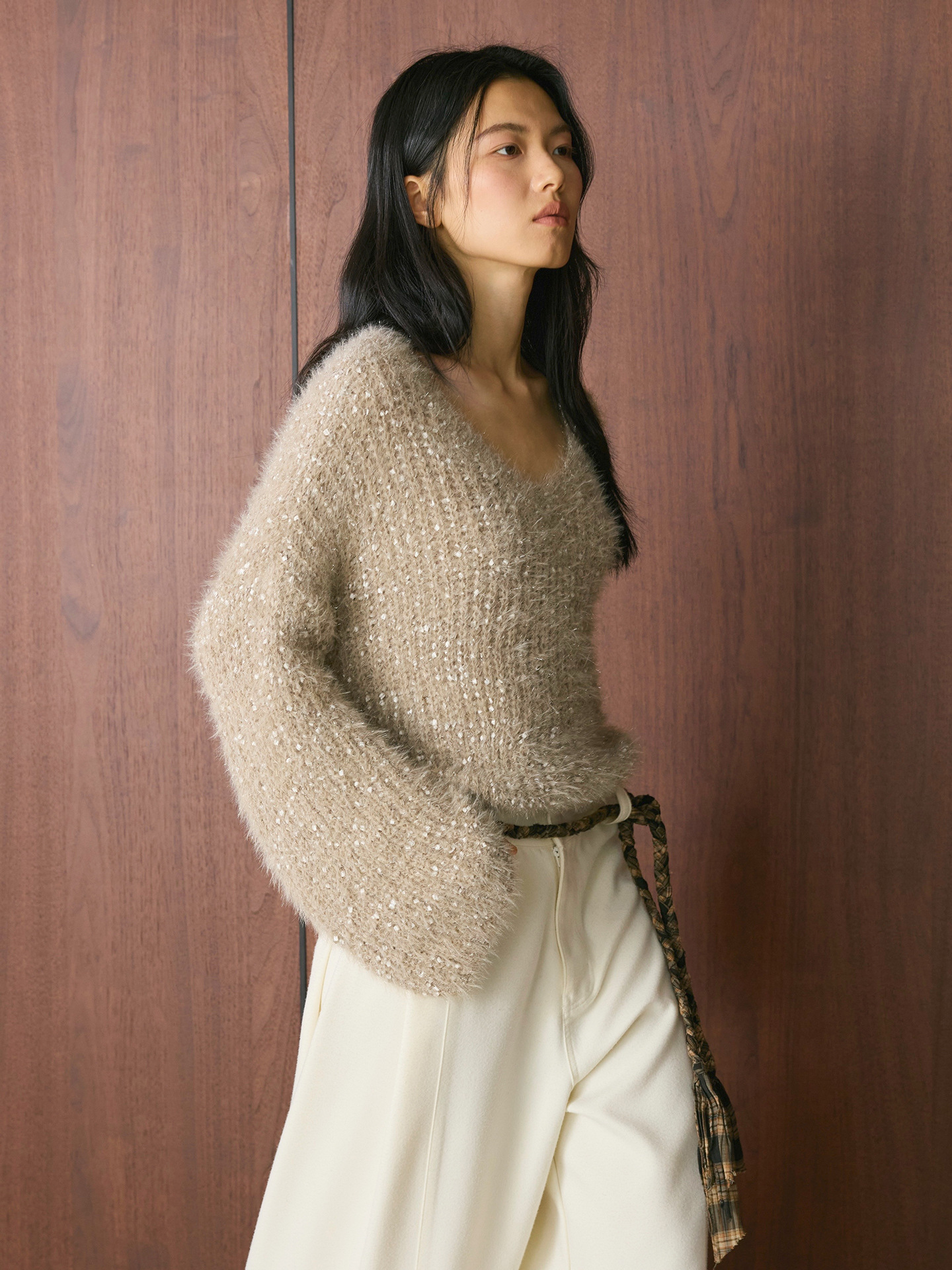 溫柔鬆弛小Ｖ領閃鑽上衣