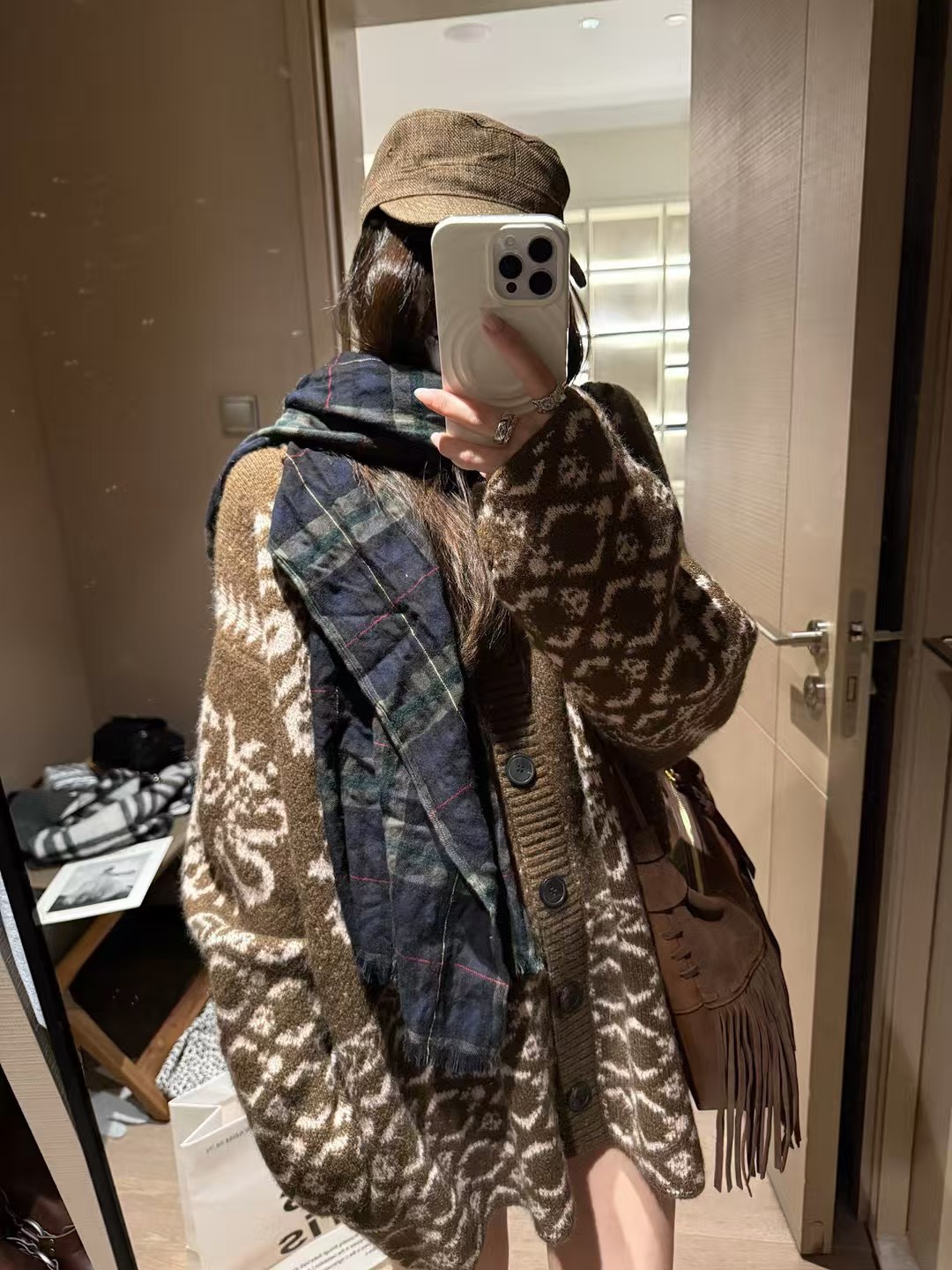 駱駝毛翻領費爾島開衫毛衣