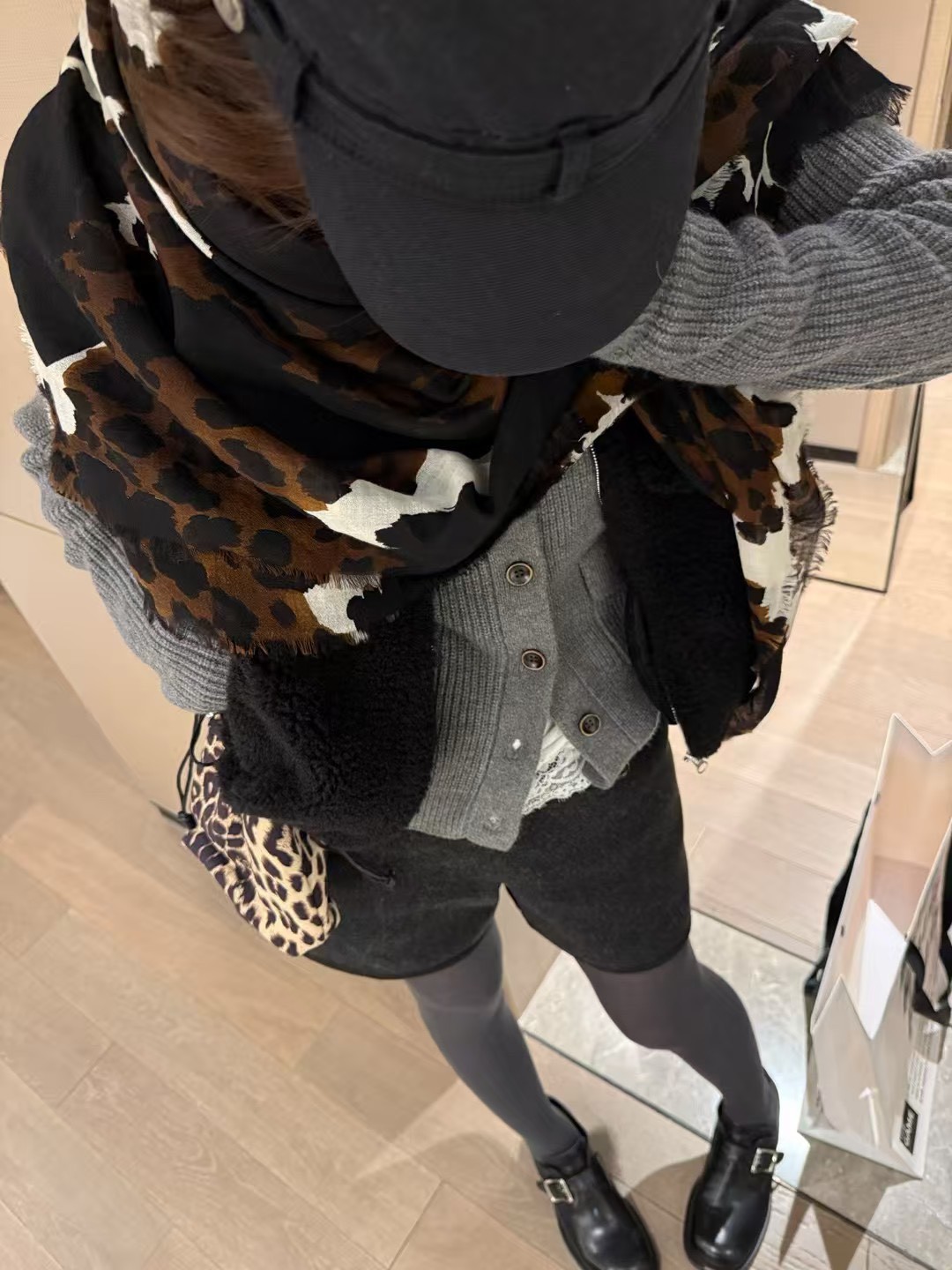 拉鏈款闊腿絲綿呢毛呢A字短褲