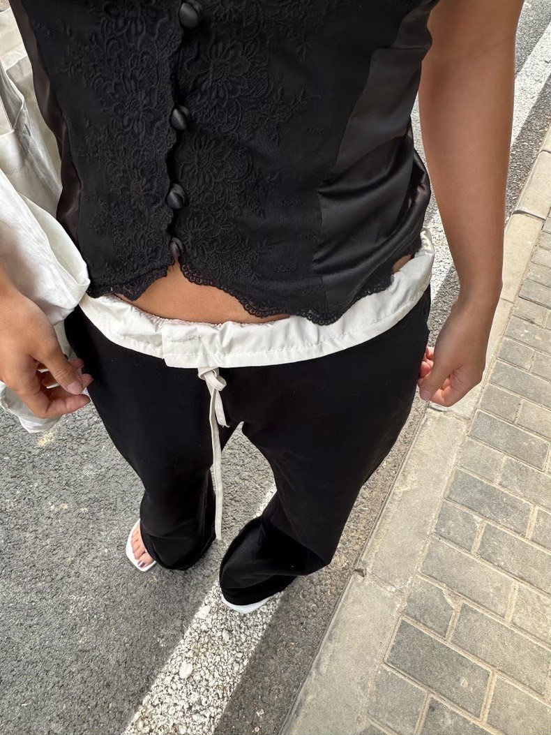 蕾絲性花邊緞面刺繡修身吊帶背心