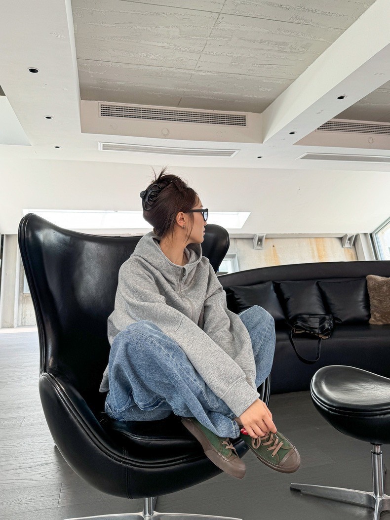 秋冬立體斜裁弧形毛邊寬腿牛仔褲