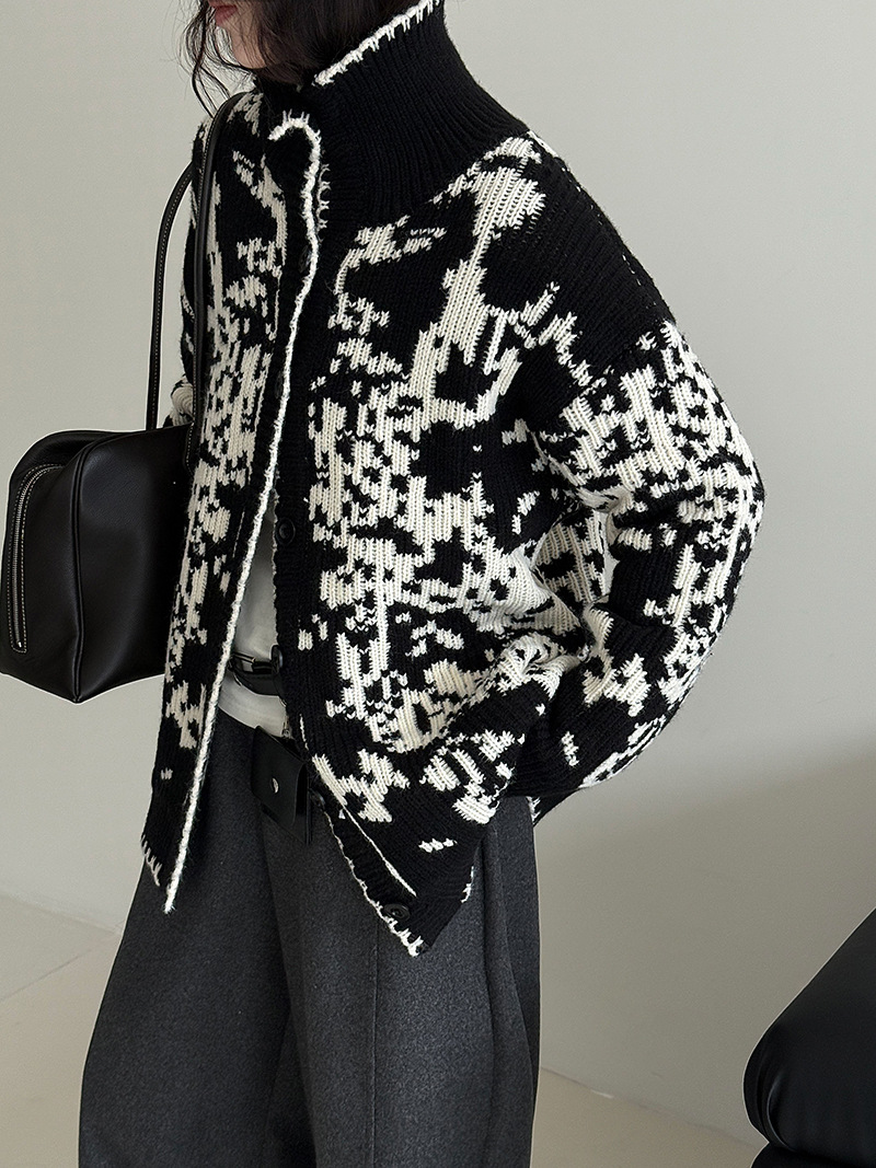 提花立領拼色針織毛衣 提花立領拼色針織毛衣