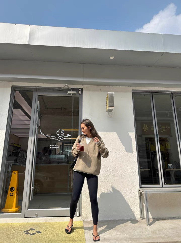 經典基本款V領慵懶風加厚輪廓毛衣