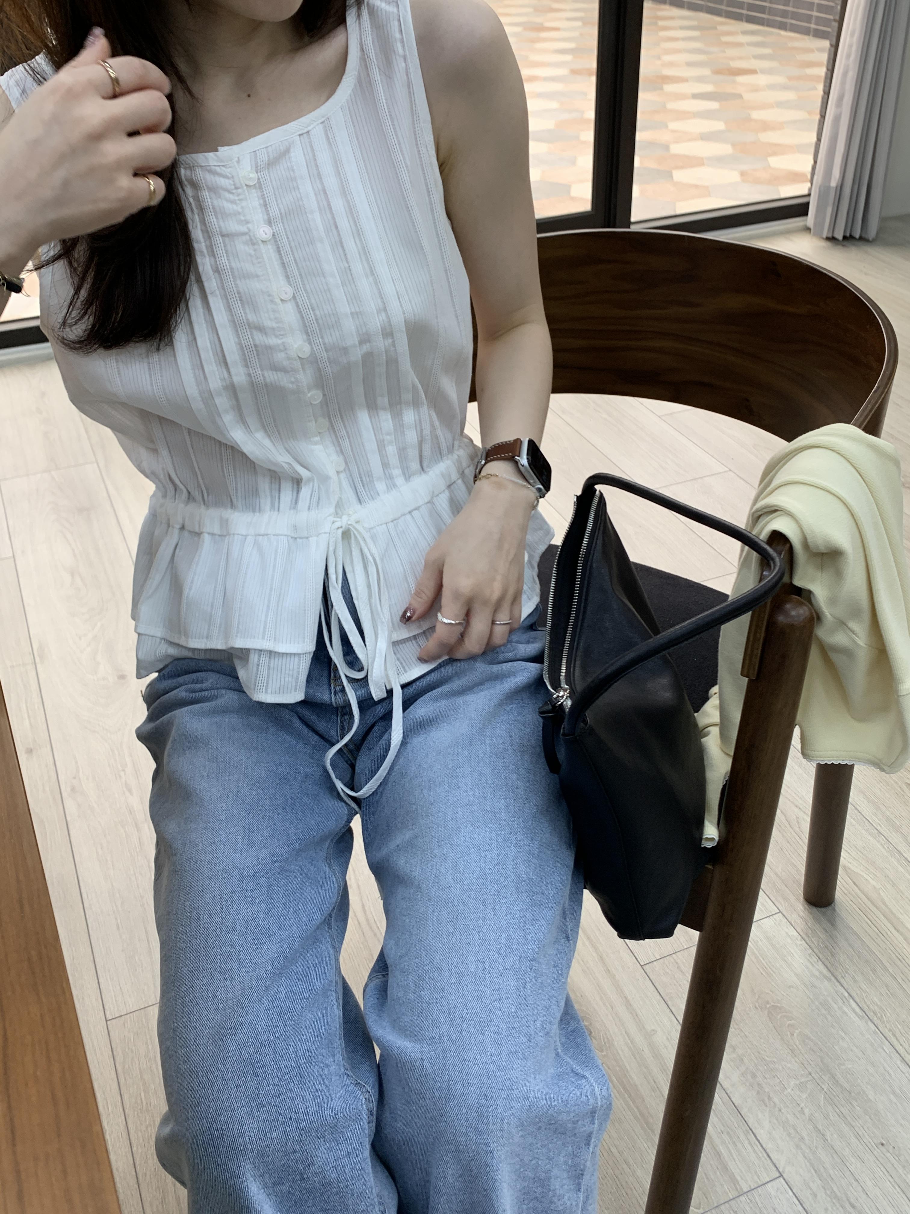現貨 BD24 漂亮紋理鈕扣縮腰背心3