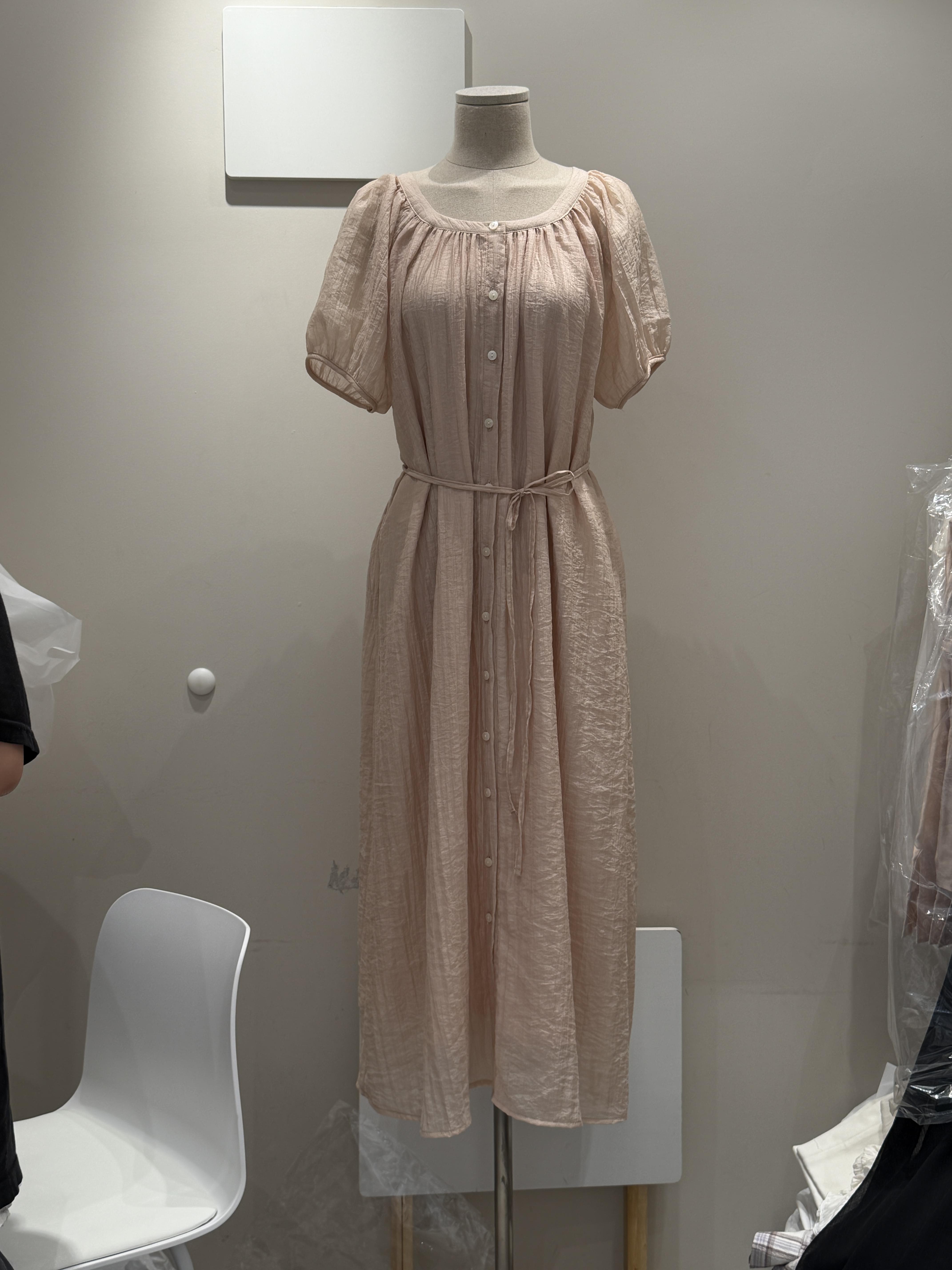 現貨 BF07 大推!氣質仙女天絲紋理短袖洋裝 2色17
