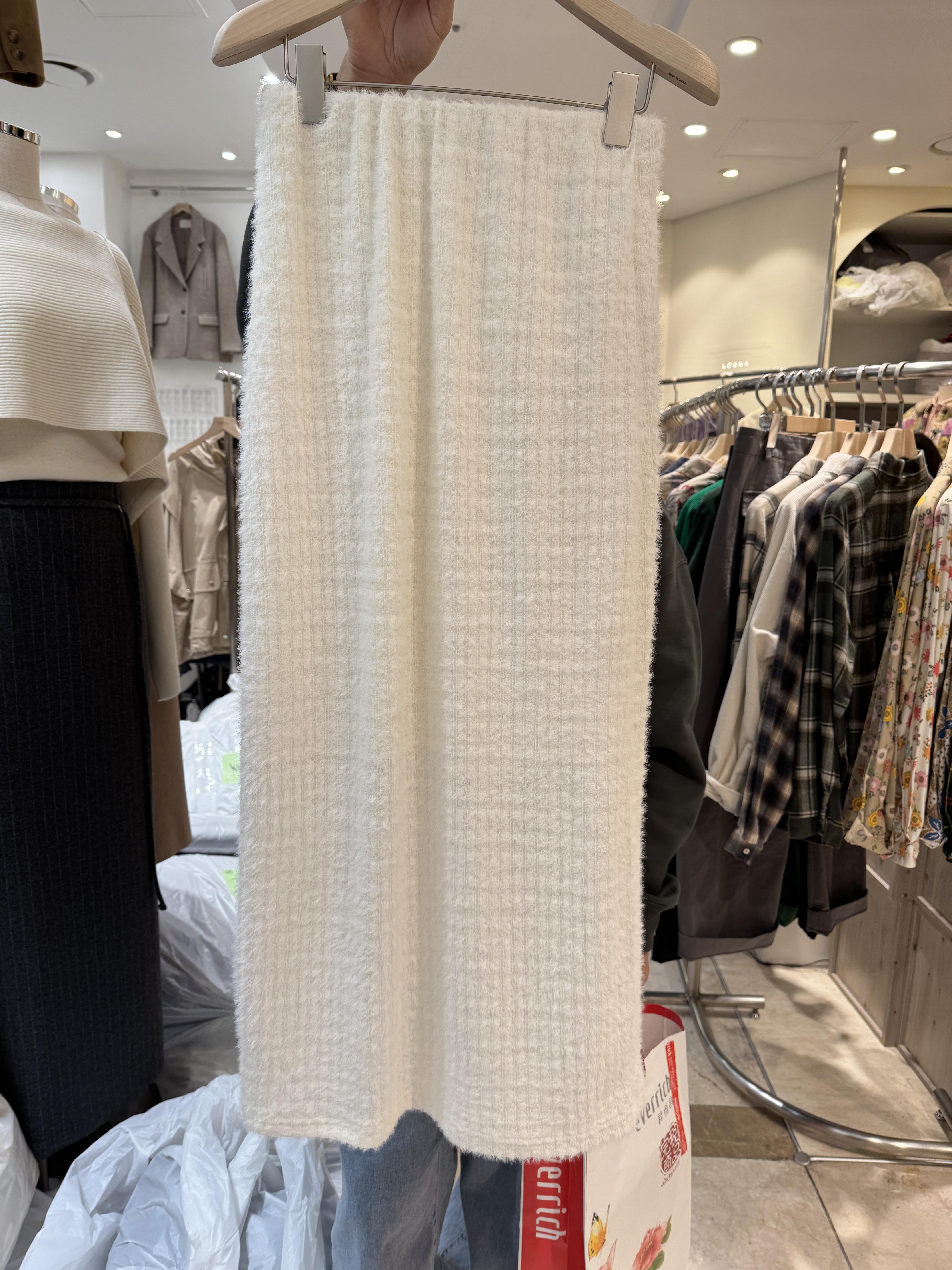 現貨 BEST!回歸) 自留!仙女羽毛感後開衩長裙 2色15